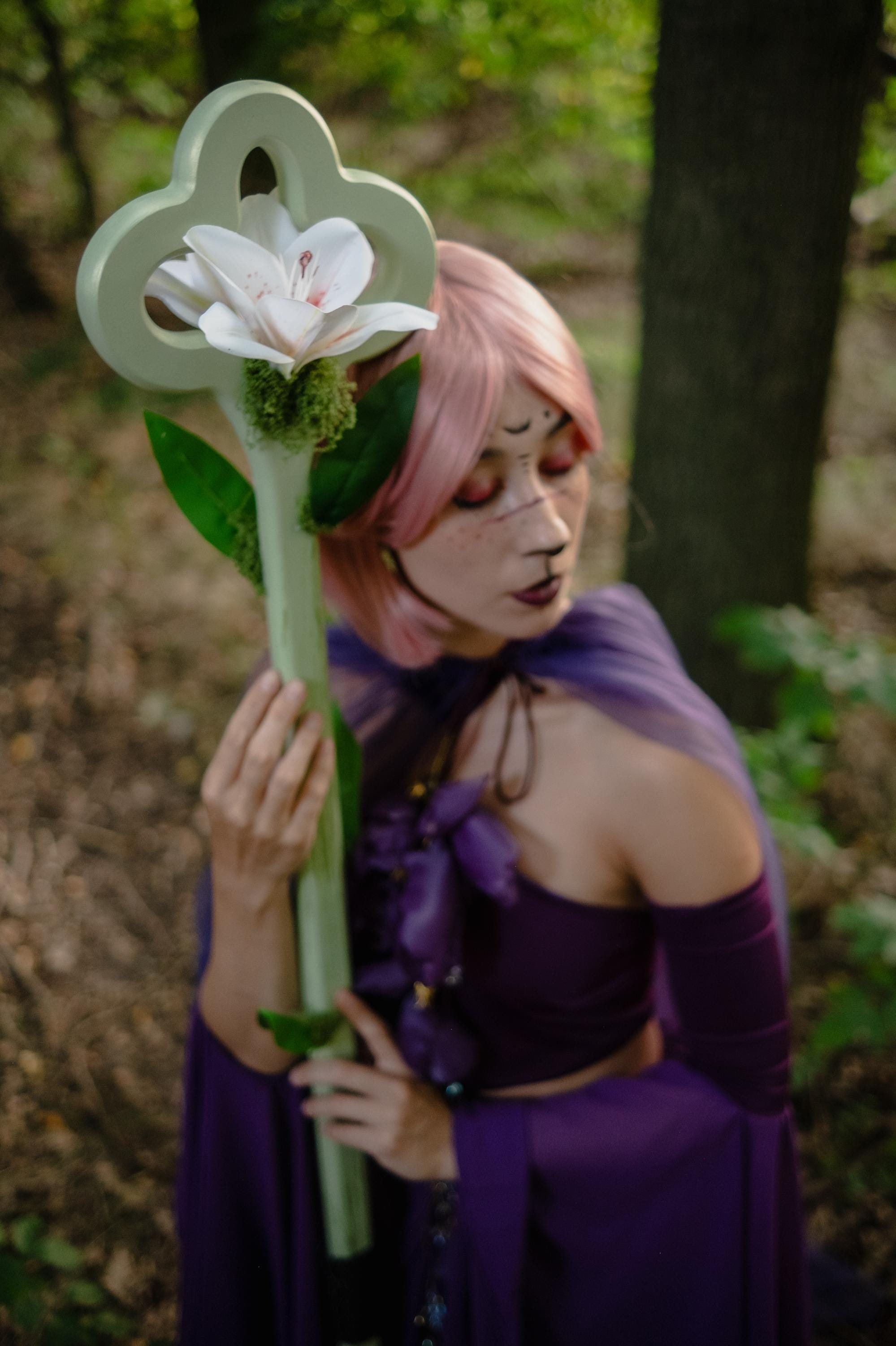 Lily Bloom Staff – Mint White Handmade Wooden Fantasy Cosplay Prop, Elf Druid Staff with Moss Accents