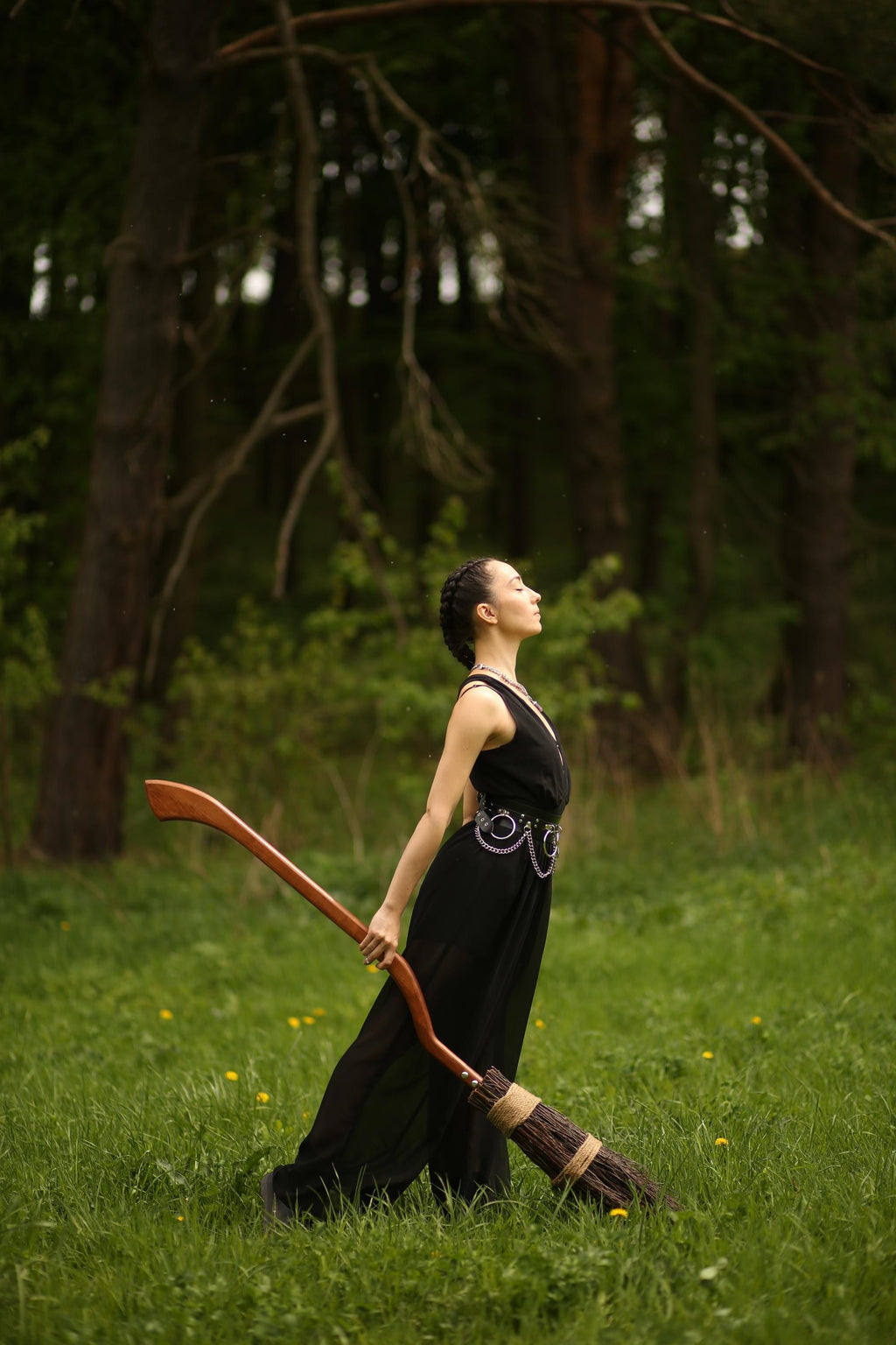 Wooden Wizard Broom – Fantasy Flying Broomstick, Handcrafted Magic Witch Decor Prop, Custom Made Gift for Cosplay or Display