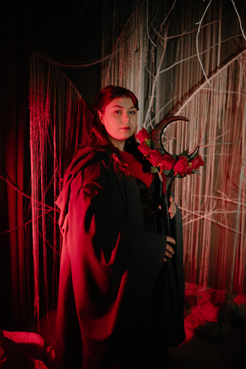 Rosebud Burgundy Crescent Staff – Scarlet Lunar Scepter, Crimson Moon Staff, Wooden Cosplay Prop, Handcrafted Wizard Decorative Alder Stick