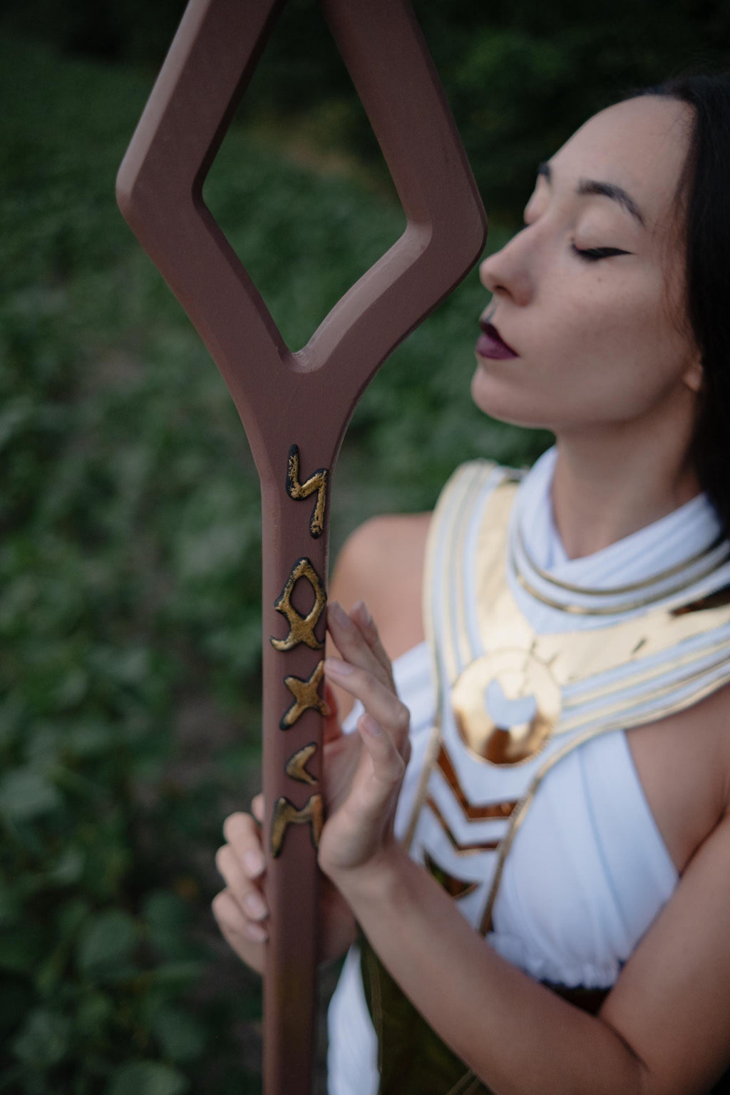 White and Gold Goddess Egyptian Costume – Fantasy Priestess Cosplay Dress & Mythical Characters