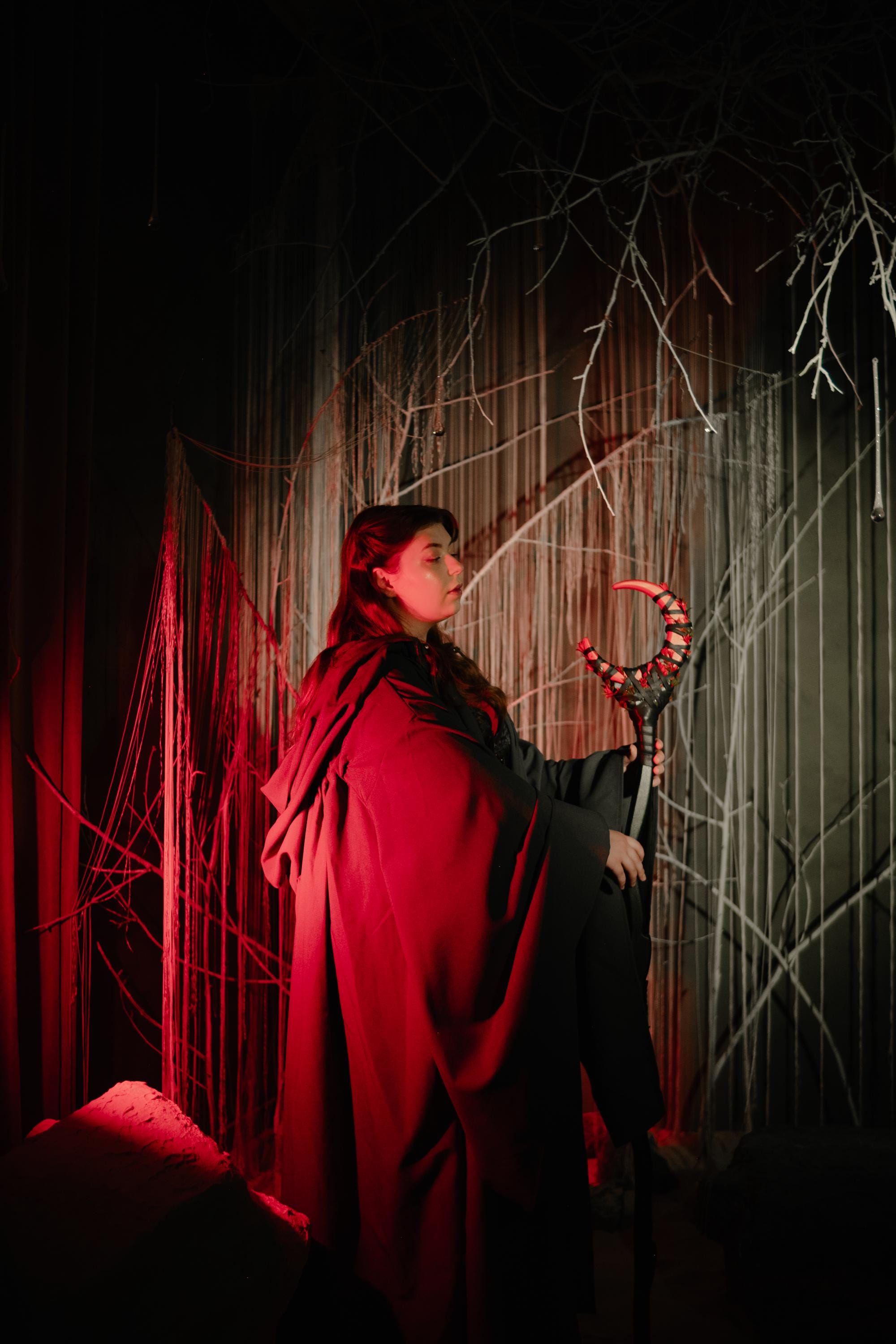 Red Bellflower Moon Staff – Wooden Fantasy Prop with Black Leather Staff, Handcrafted Wizard Staff, Decorative Alder Wood Design