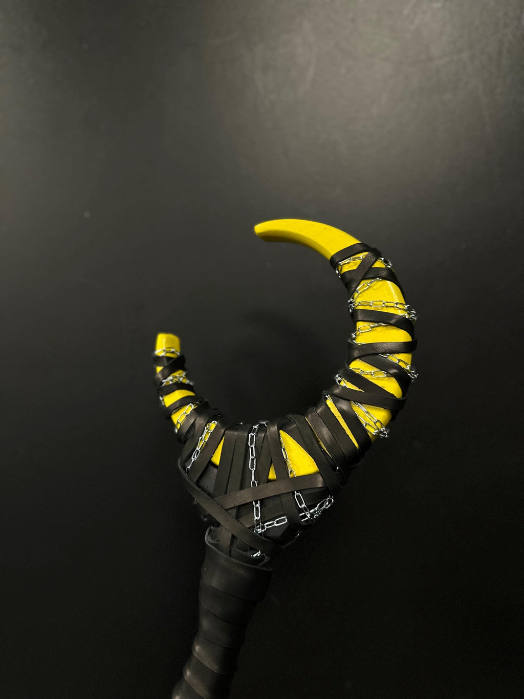 Yellow Moon Sting Staff – Wizard Wand, Festival Prop, Wiccan Ritual Stick, Fantasy Cosplay Accessory, Handmade Alder Wood