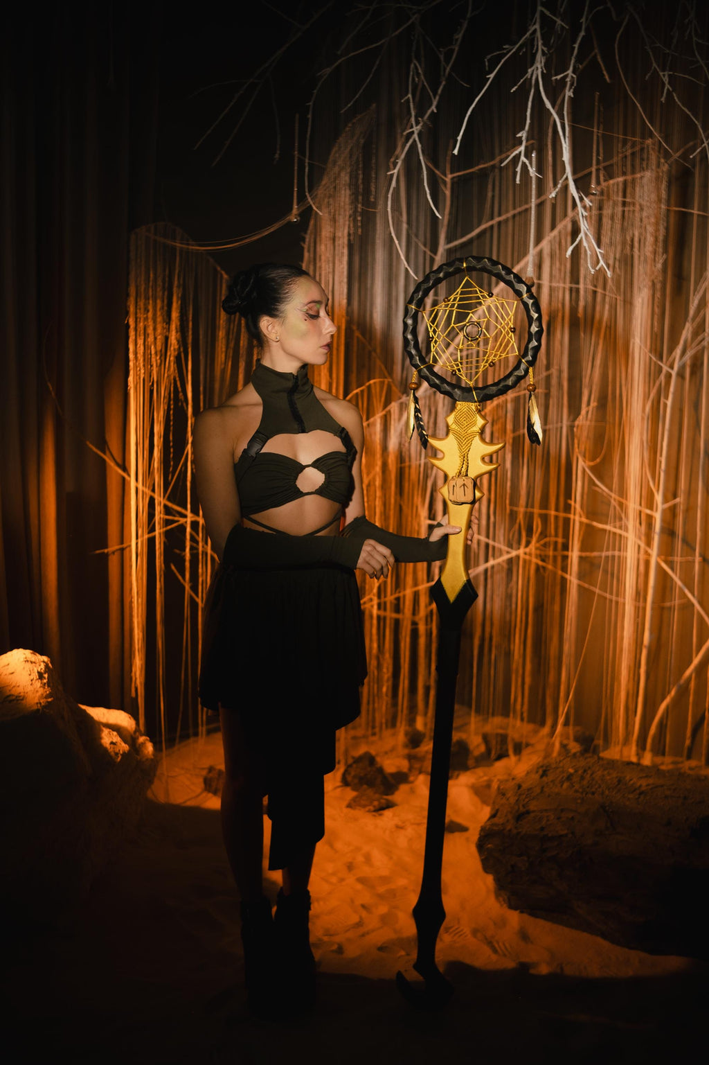 Golden Dream Catcher Staff – Wooden Fantasy Prop, Mystical Cosplay Stave with Feathers Sacred Web, Shamanic Prop, Tribal Design Wizard