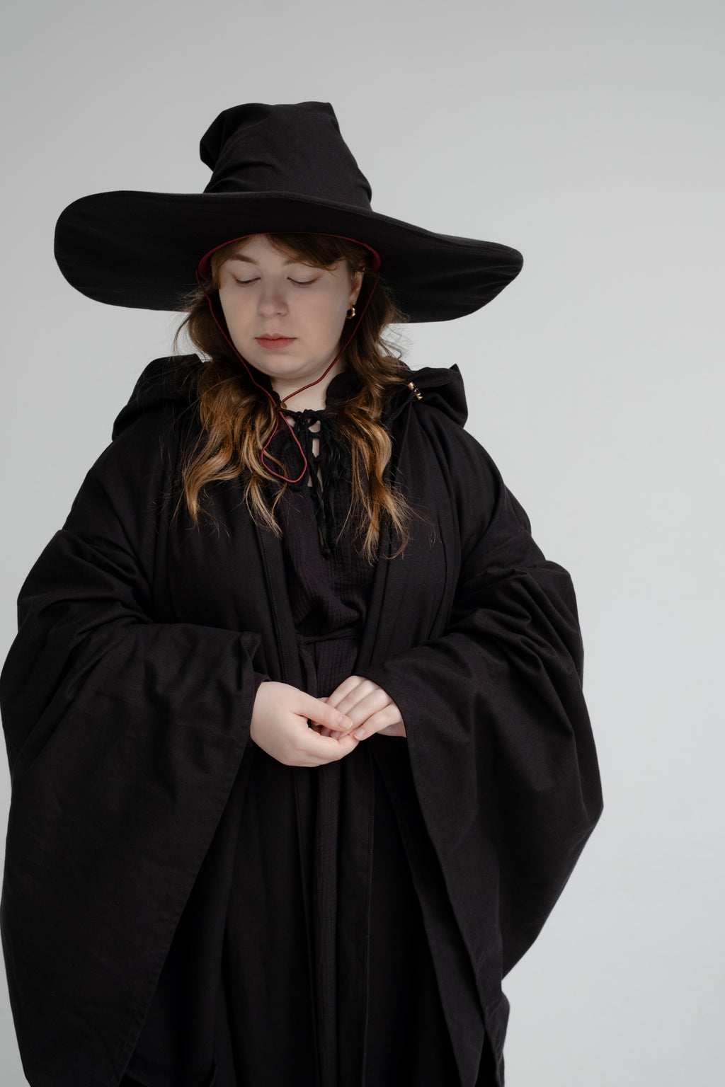 Handmade Black Linen Wizard Hat – Raven Fantasy Cosplay Accessory