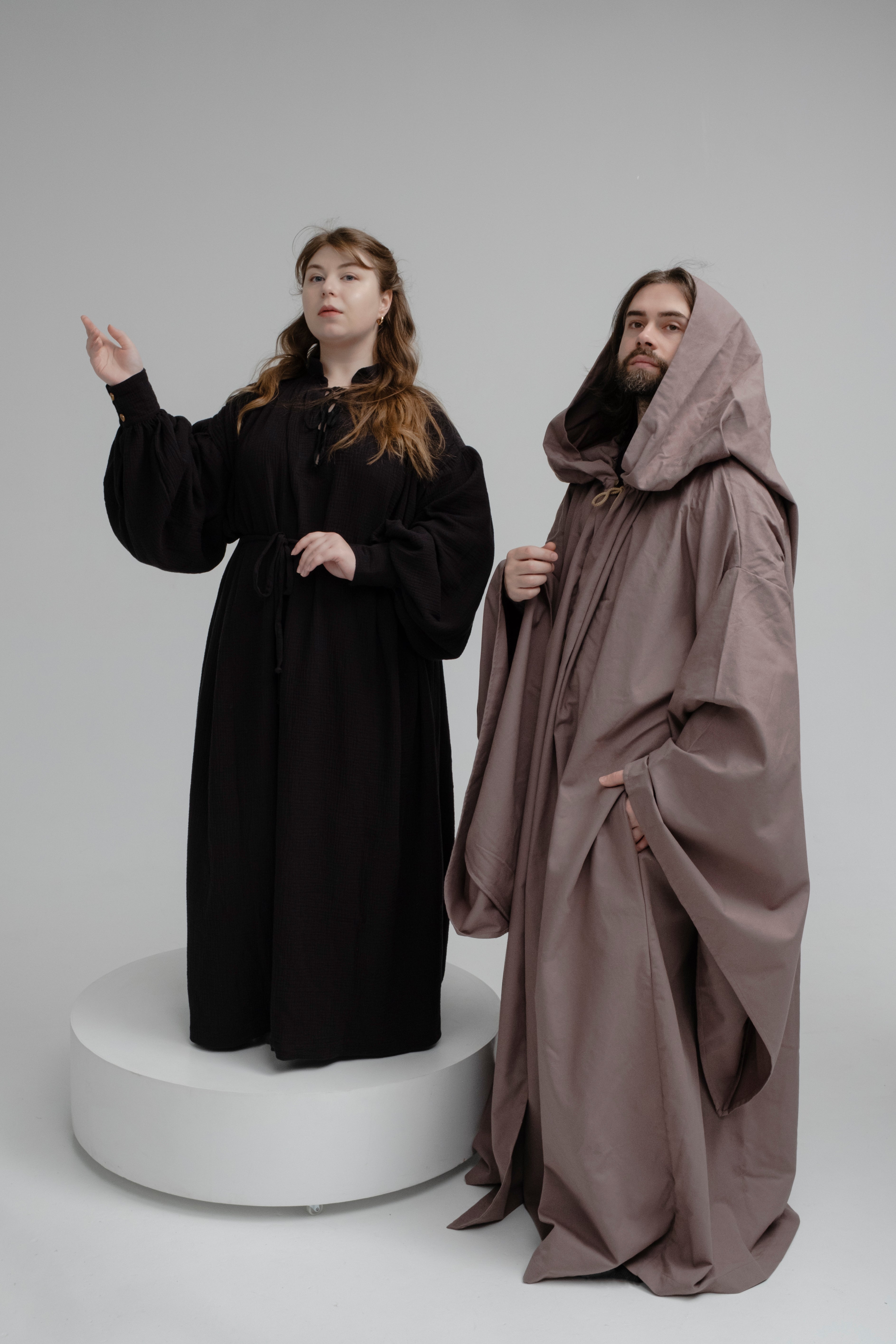 Ash Drift Set – Gray Cappuccino Cloak and Black Muslin Tunic with Soft Neutral Contrast
