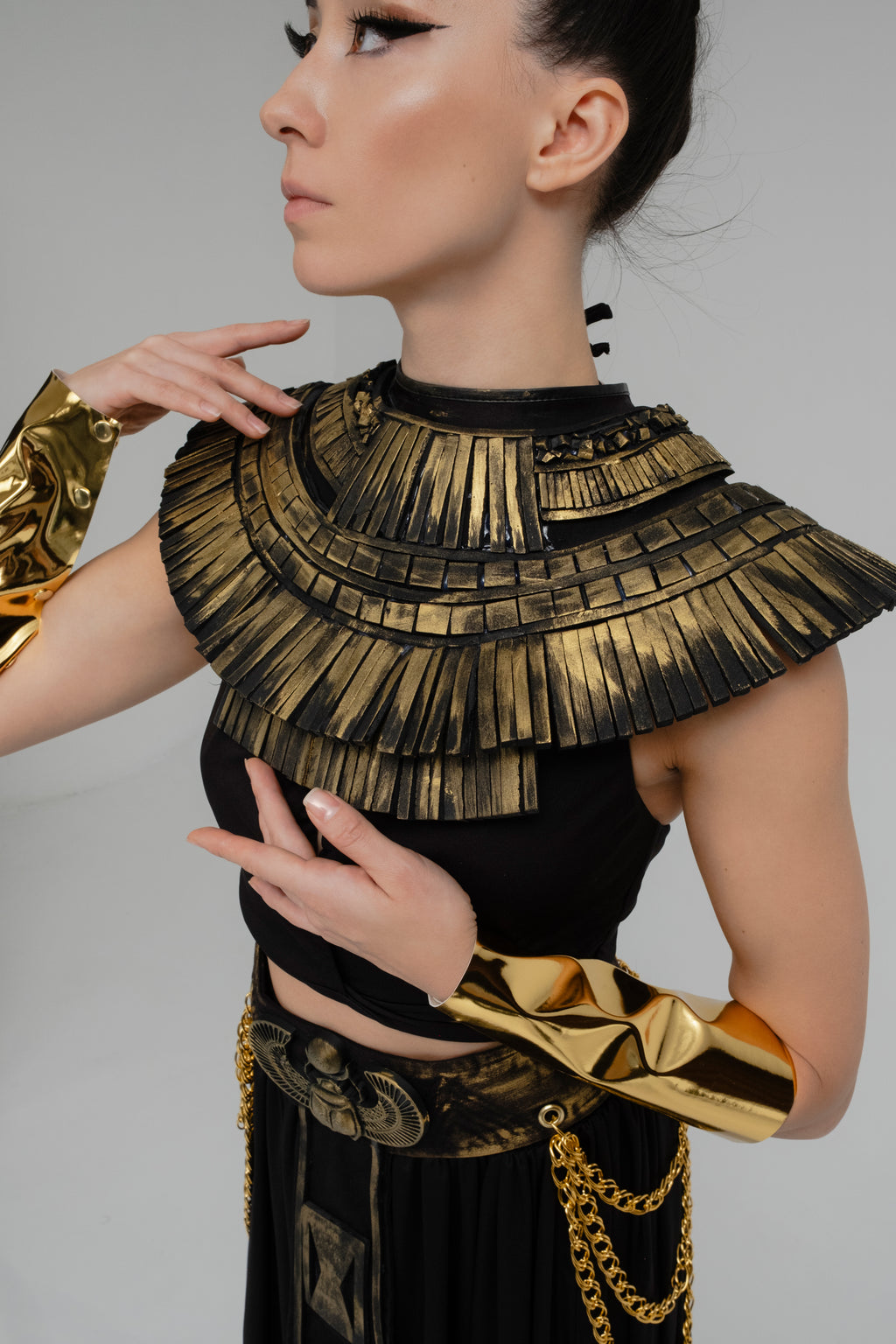 Egyptian Golden Serpent Priestess Outfit – Black & Gold Fantasy Costume