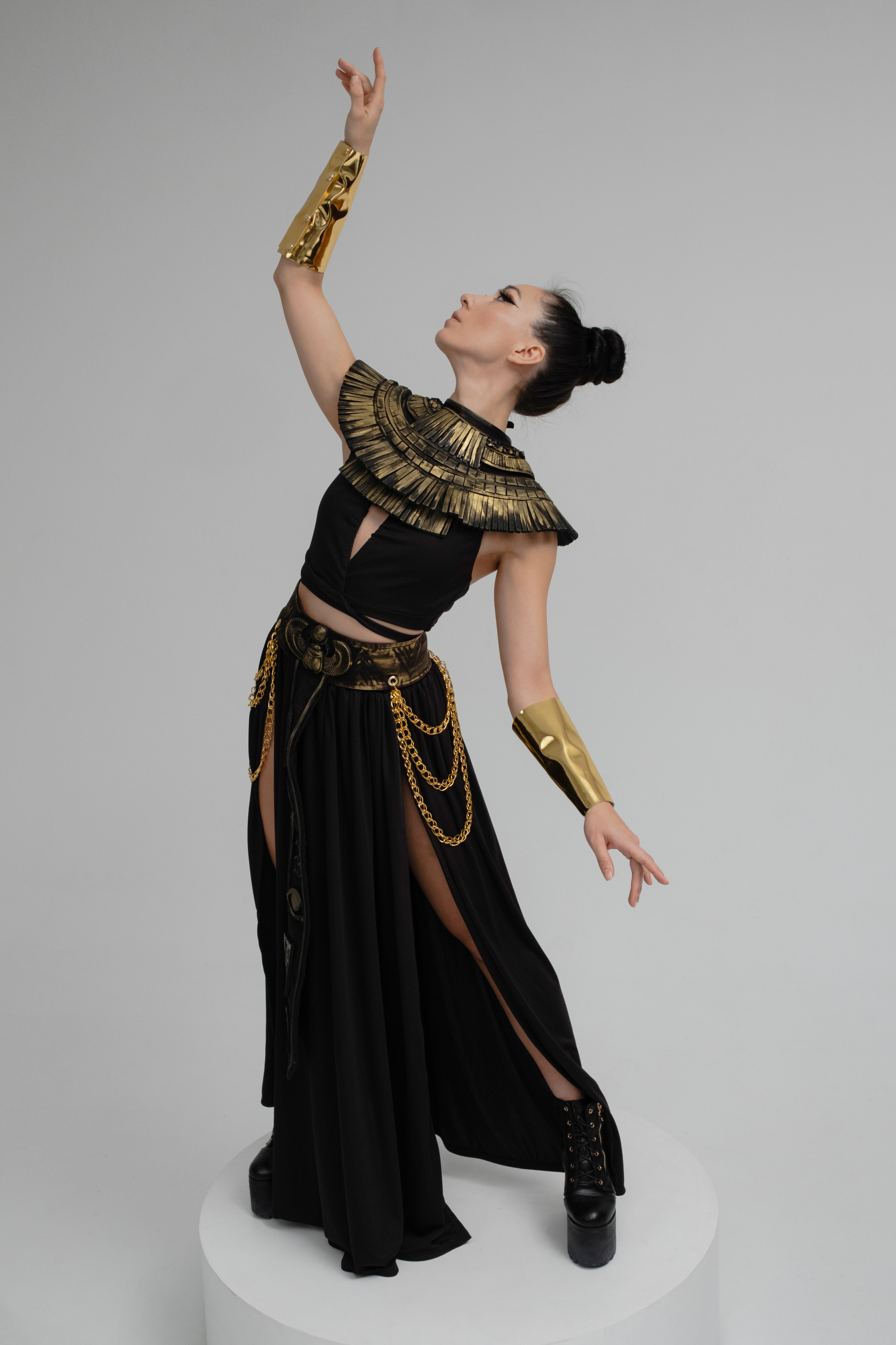Egyptian Golden Serpent Priestess Outfit – Black & Gold Fantasy Costume
