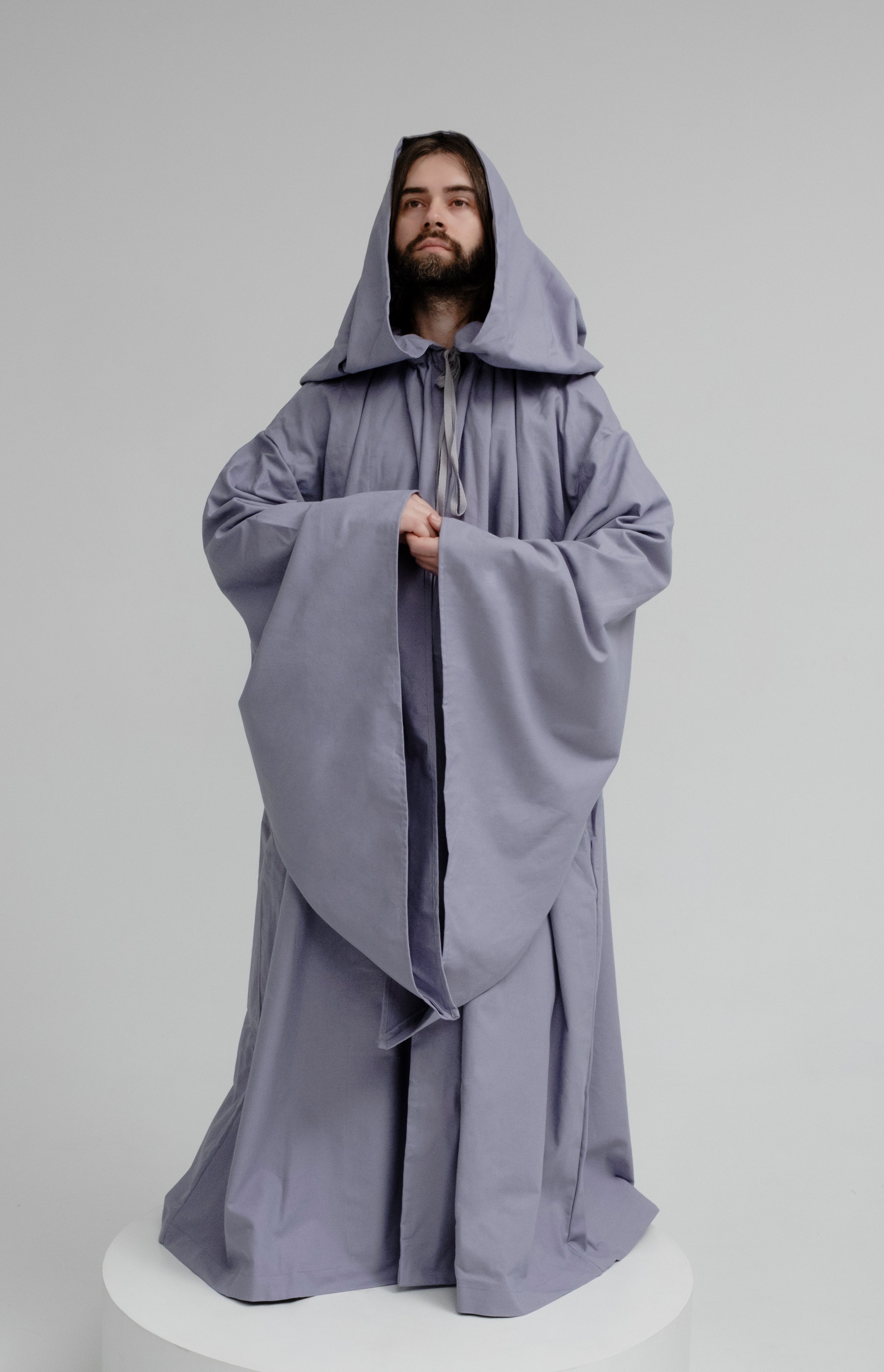 Mist Flow Cloak – Lavender Linen Hooded Cape with Soft Atmospheric Tone