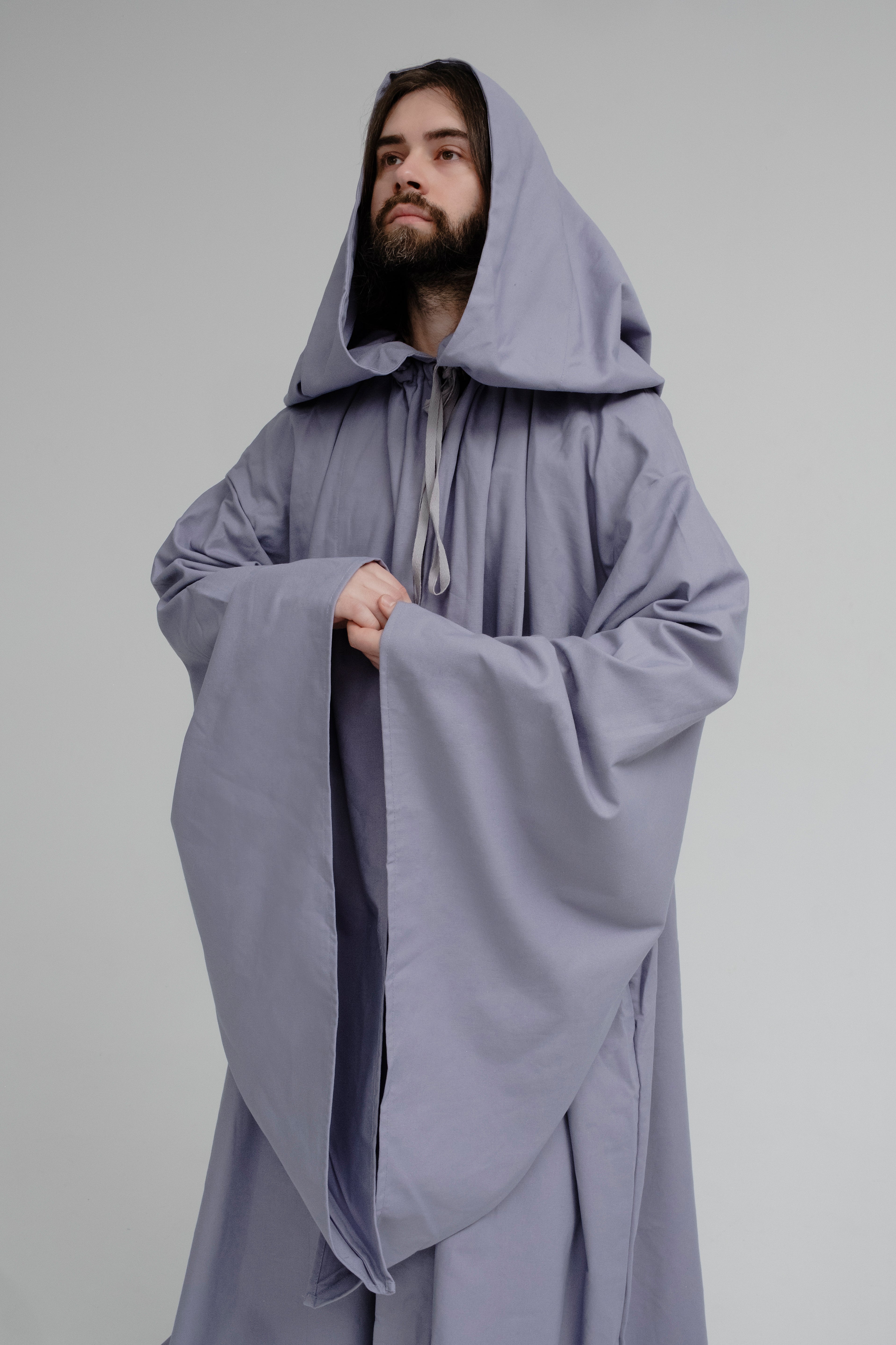Mist Flow Cloak – Lavender Linen Hooded Cape with Soft Atmospheric Tone