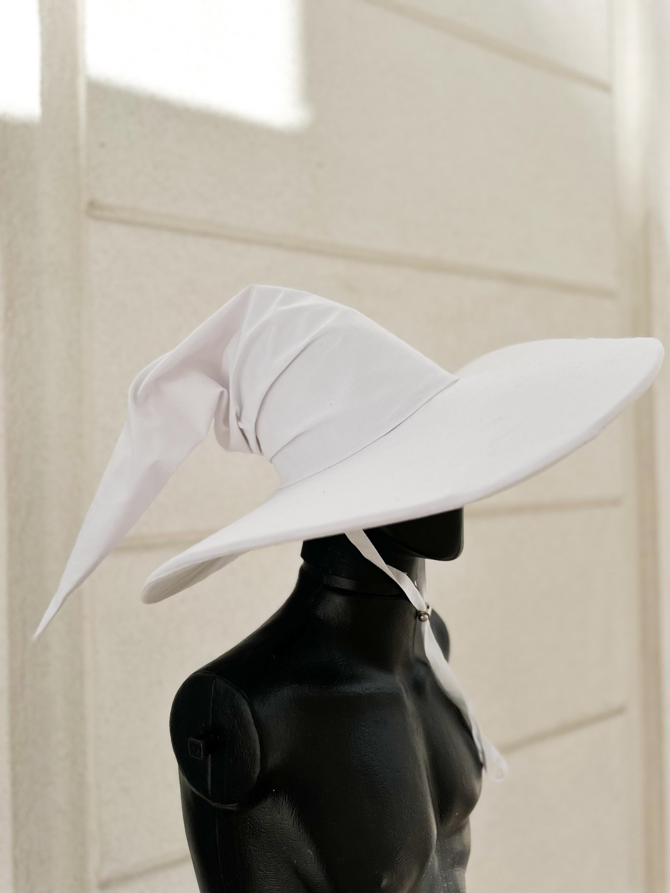 Snowfall Hat – White Wizard Hat, Handmade Medieval Fantasy Hat, Elven Renaissance Costume, Custom Magic Hat, White Pointed Cosplay Accessory