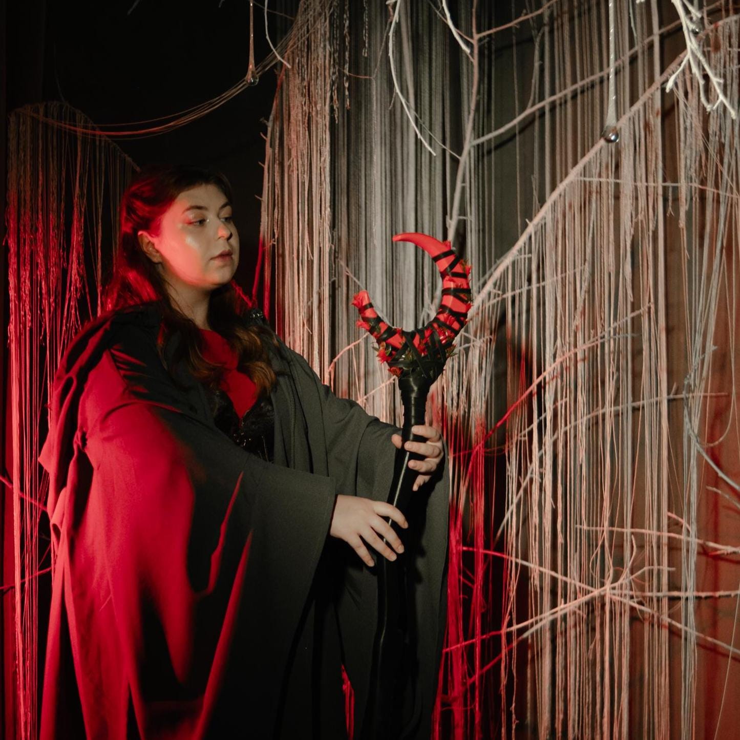 Red Bellflower Moon Staff – Wooden Fantasy Prop with Black Leather Staff, Handcrafted Wizard Staff, Decorative Alder Wood Design