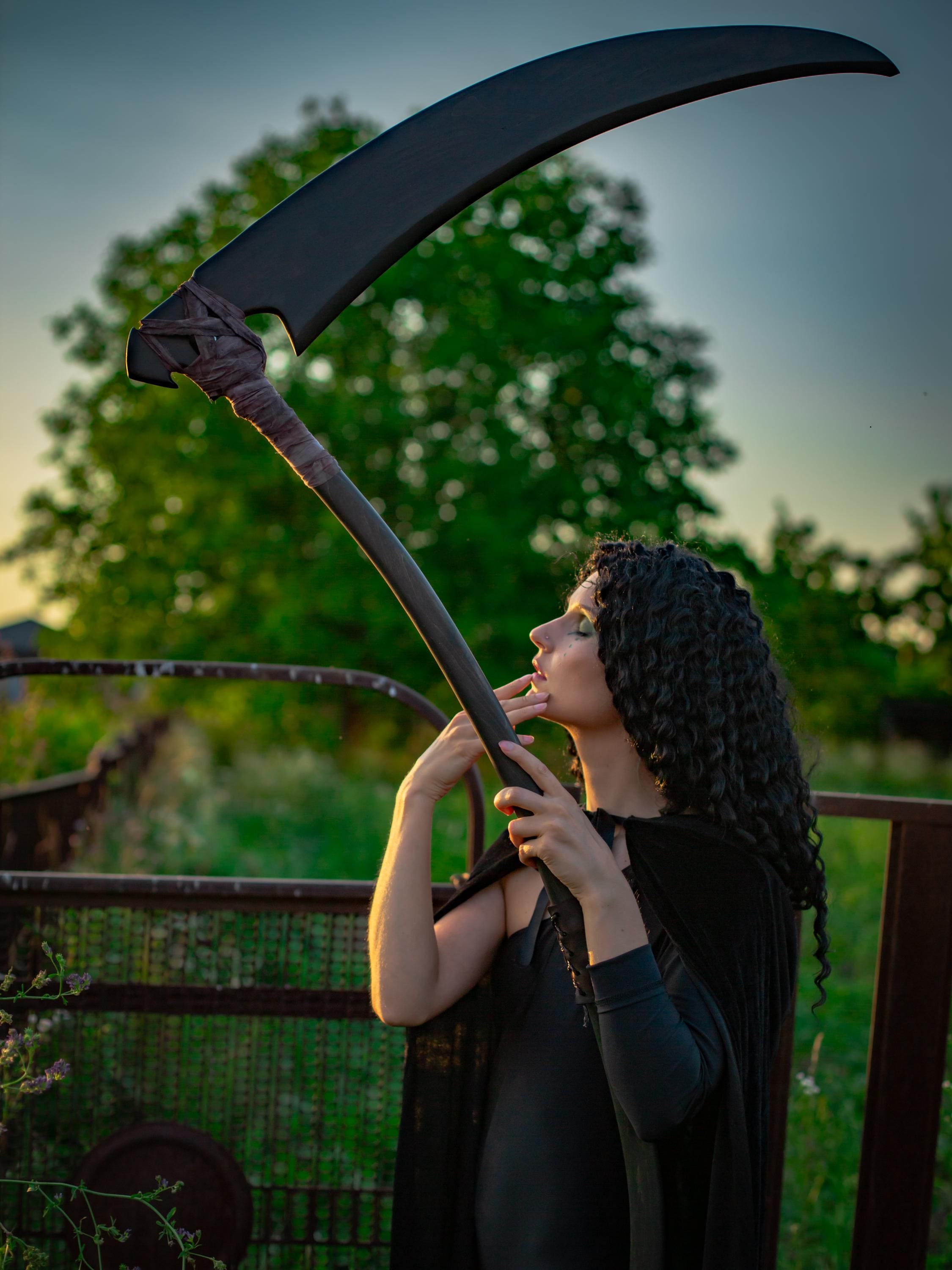 Harvest of Souls Scythe Staff – Handcrafted Wooden Fantasy Prop, Grim Reaper Magical Staff, Dark Sorcerer or Necromancer Decor