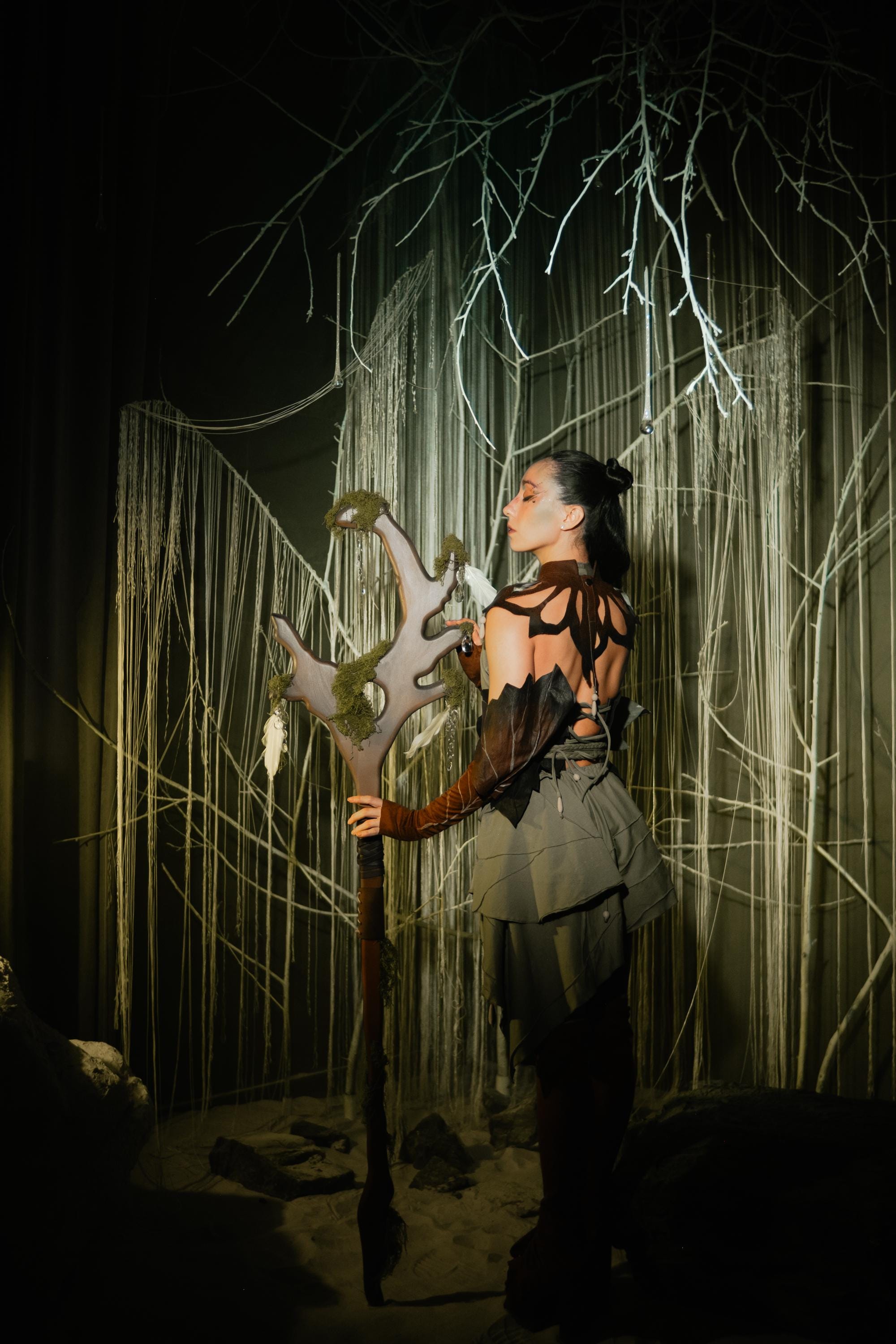 Elder Grove Spirit Staff – Wooden Fantasy Prop with Moss & Crystal Accents