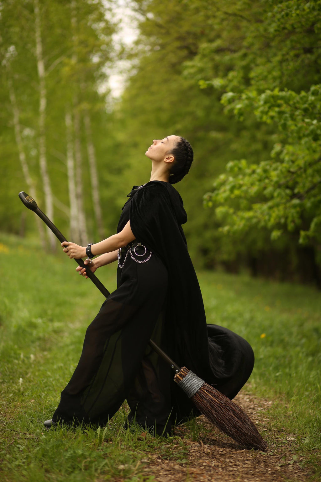 Dark Wizard Flying Broomstick – Handcrafted Wooden Broom, Fantasy Decor Prop, Handmade Gift for Sorcerer or Collector