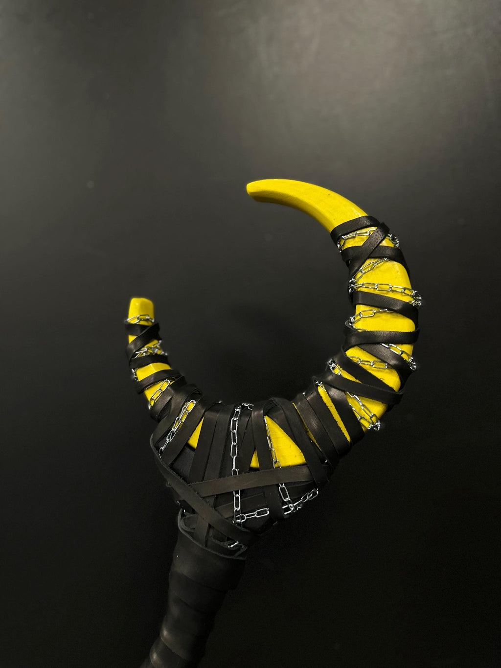 Yellow Moon Sting Staff – Wizard Wand, Festival Prop, Wiccan Ritual Stick, Fantasy Cosplay Accessory, Handmade Alder Wood