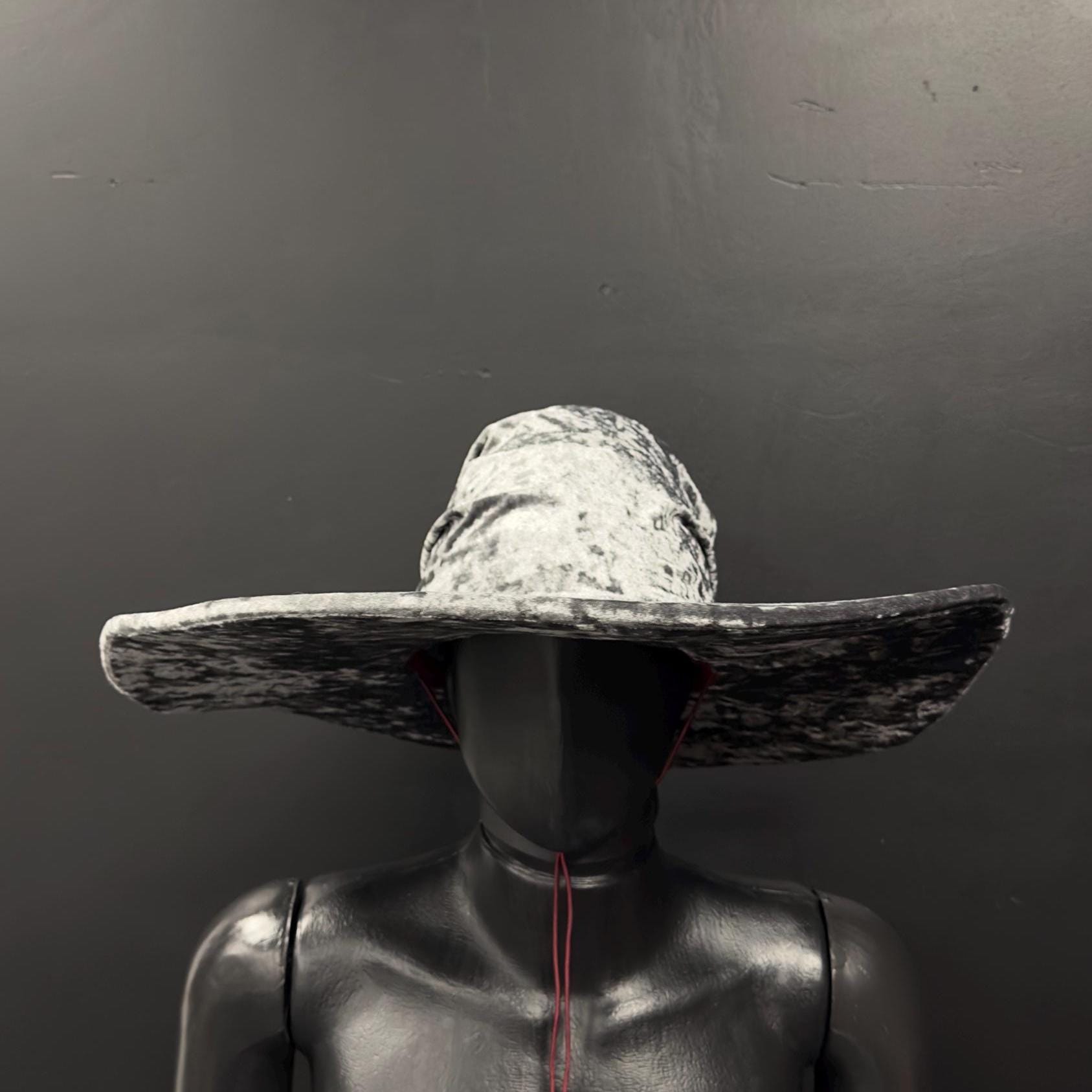 Gray Crushed Velvet Wizard Hat – Handmade Fantasy Outfit, Medieval Renaissance Costume Accessory, Custom Elven Magic Hat