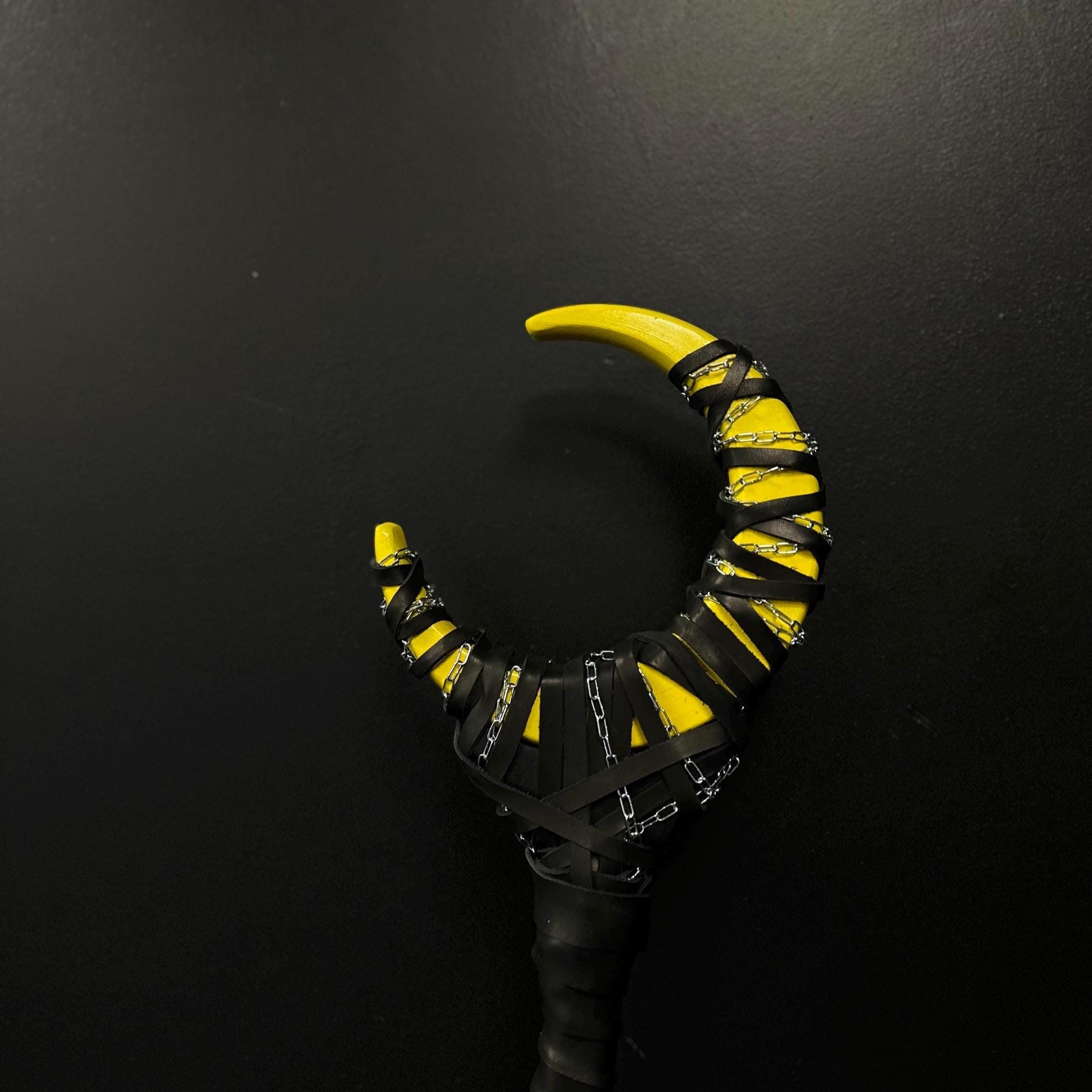 Yellow Moon Sting Staff – Wizard Wand, Festival Prop, Wiccan Ritual Stick, Fantasy Cosplay Accessory, Handmade Alder Wood