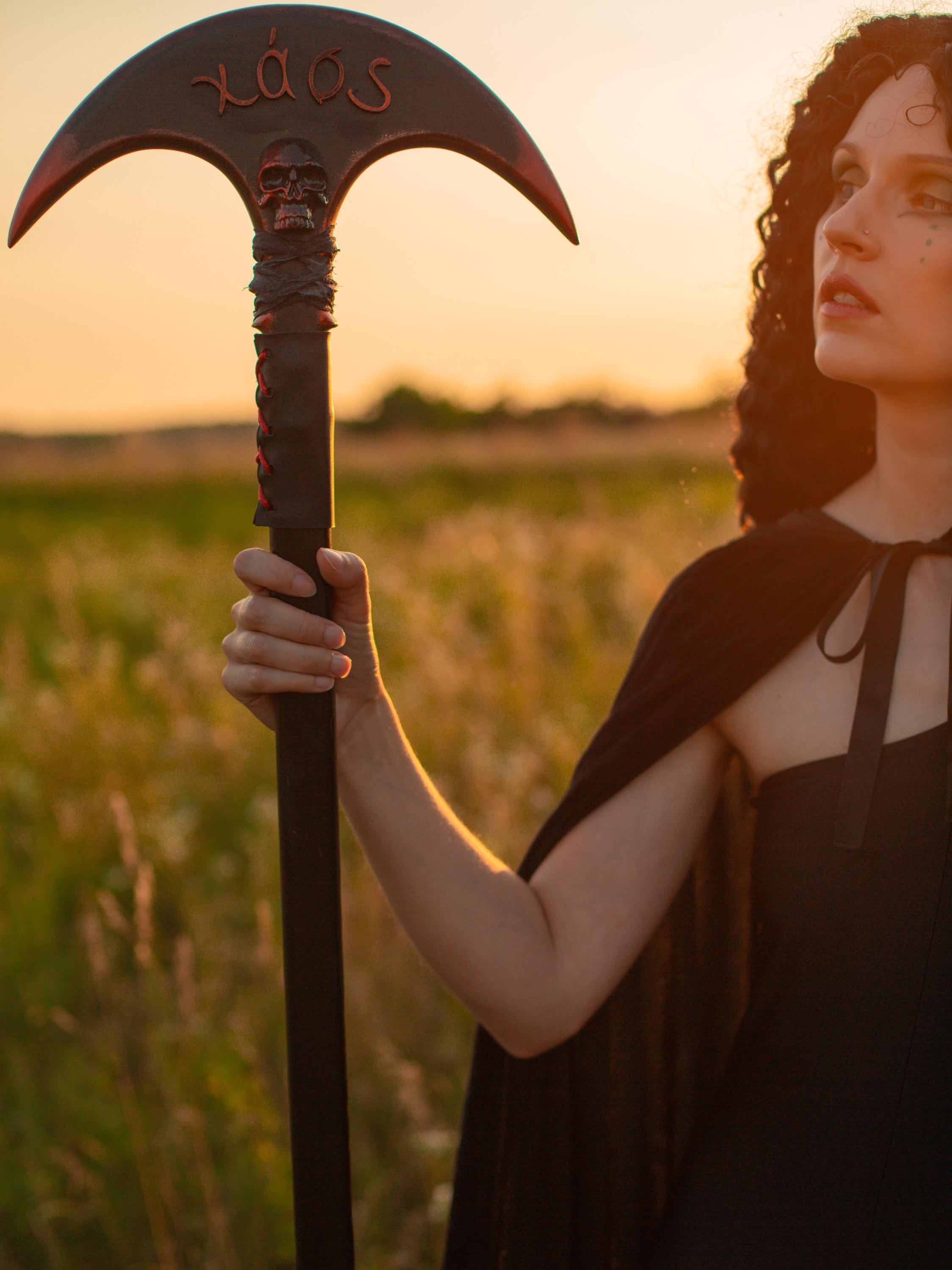 The Chaos Staff – Wooden Fantasy Staff, Dark Mystic Prop, Handcrafted Wizard Decor, Gothic Art Piece, Xaos Cosmic Ritual Staff