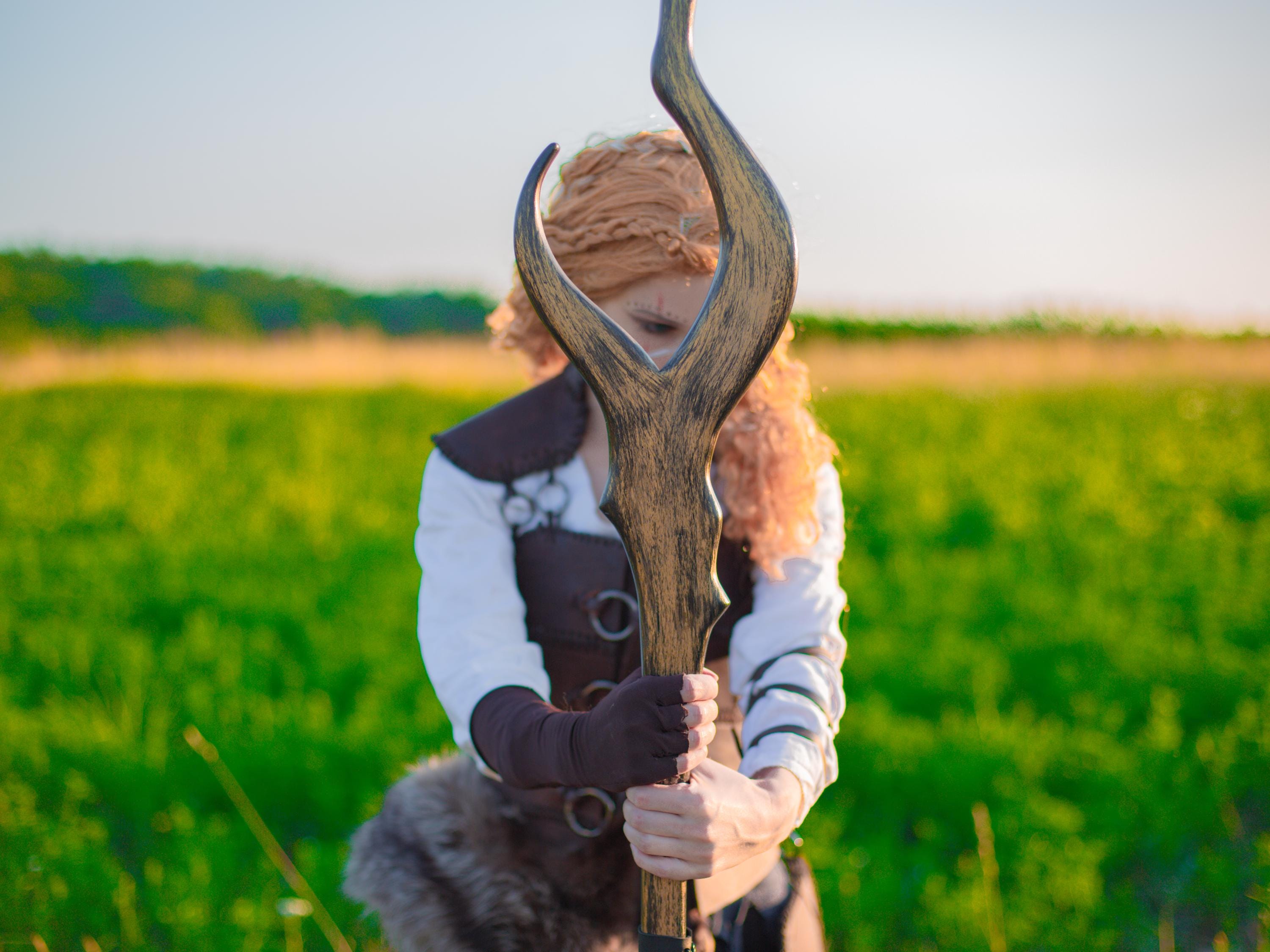 Staff of Luminae – Cosmic Wooden Staff, Handcrafted Wizard Prop, Fantasy Decor, Mystic Cosplay Staff, Celestial Magic Wand