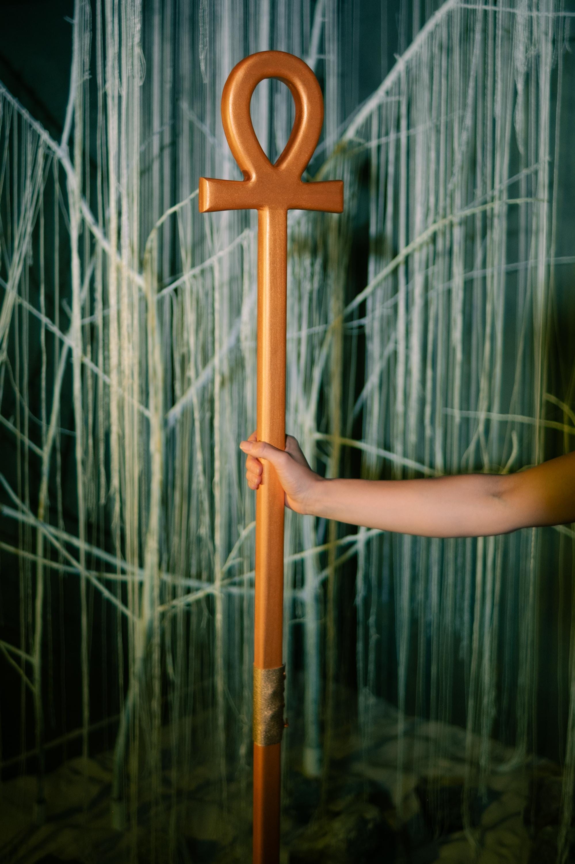 Golden Ankh Staff – Handcrafted Wooden Egyptian Prop, Pharaoh Walking Cane, Ancient Magic Symbol, Fantasy Cosplay Accessory