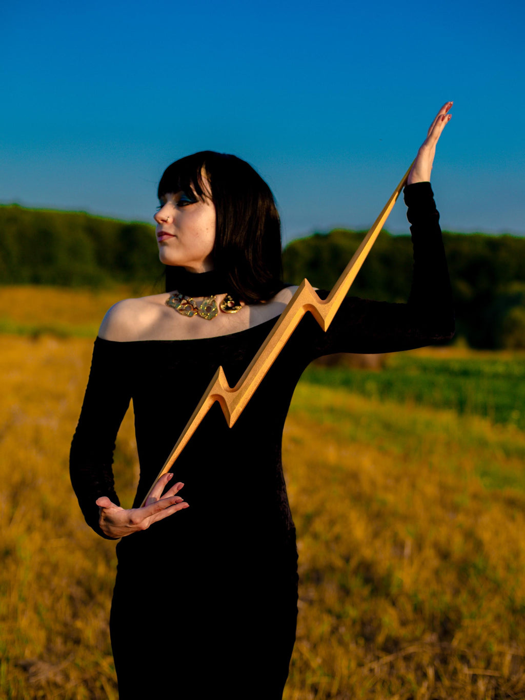 Zeus’s Lightning – Handcrafted Wooden Thunderbolt, Mythological Decor, Greek God Cosplay Prop, Decorative Lightning Bolt