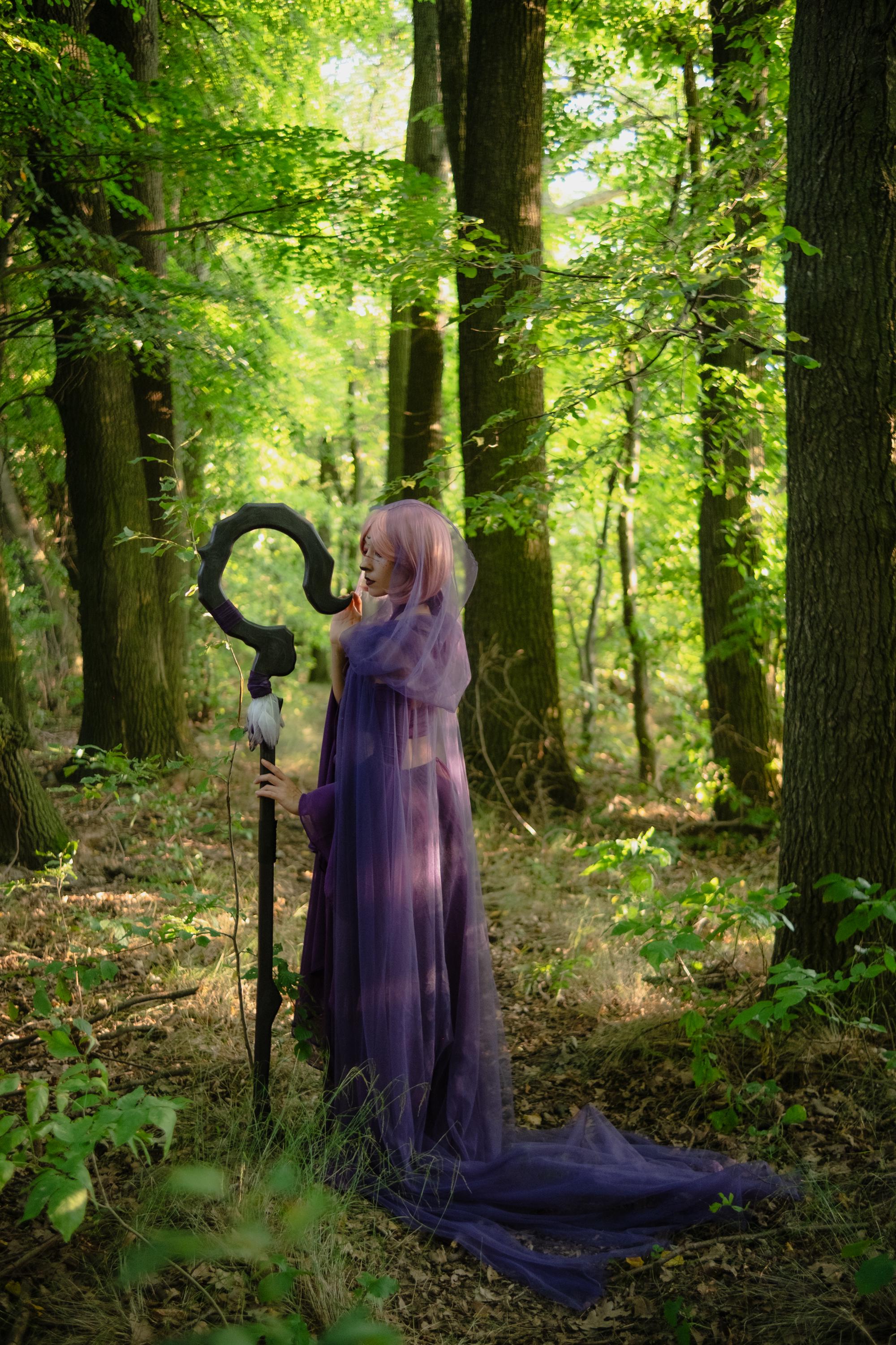 Whisper of the Void Wooden Staff - Dark Fantasy Wizard Staff, Purple Mage Prop, Witchcraft Cosplay Cane with Feathers