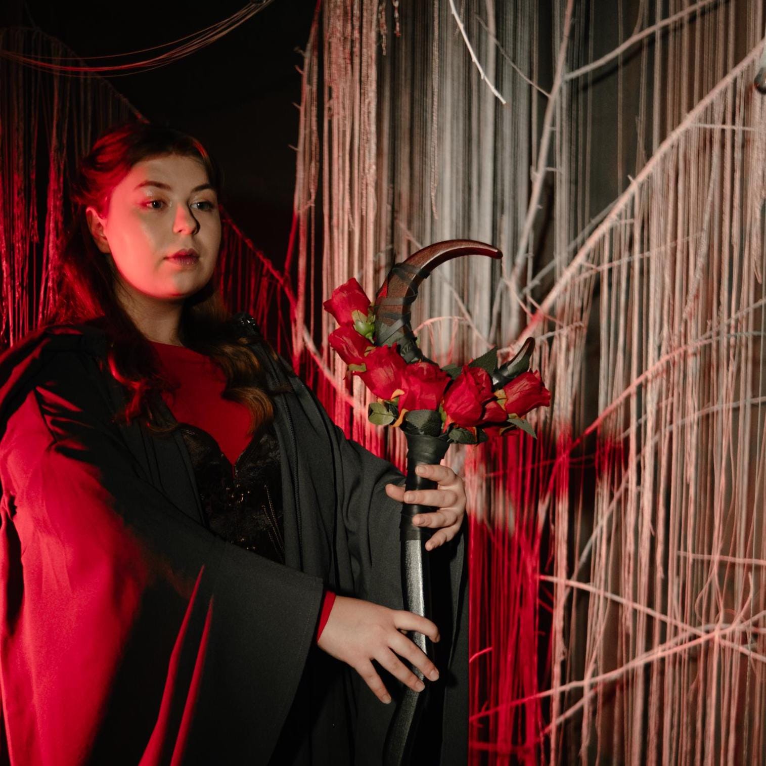 Rosebud Burgundy Crescent Staff – Scarlet Lunar Scepter, Crimson Moon Staff, Wooden Cosplay Prop, Handcrafted Wizard Decorative Alder Stick