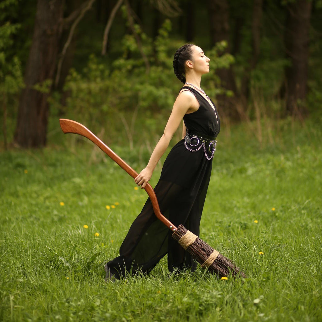 Wooden Wizard Broom – Fantasy Flying Broomstick, Handcrafted Magic Witch Decor Prop, Custom Made Gift for Cosplay or Display