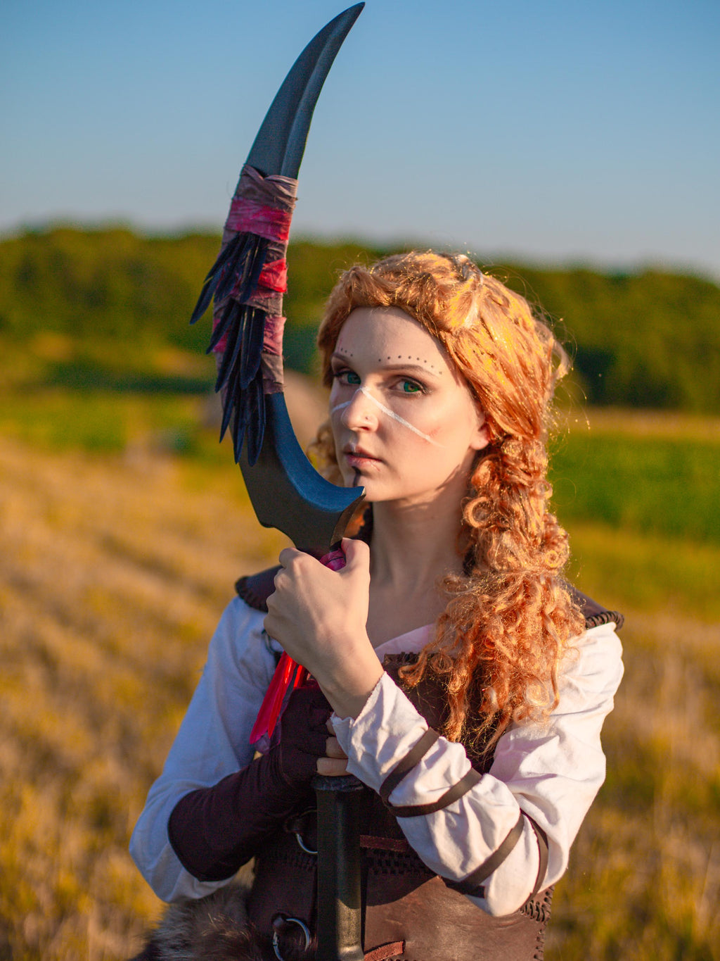 The Raven’s Staff – Wooden Fantasy Staff, Handcrafted Wizard Prop, Mystical Sorcery Wand, Dark Mage Decor, Magical Ritual Art Piece