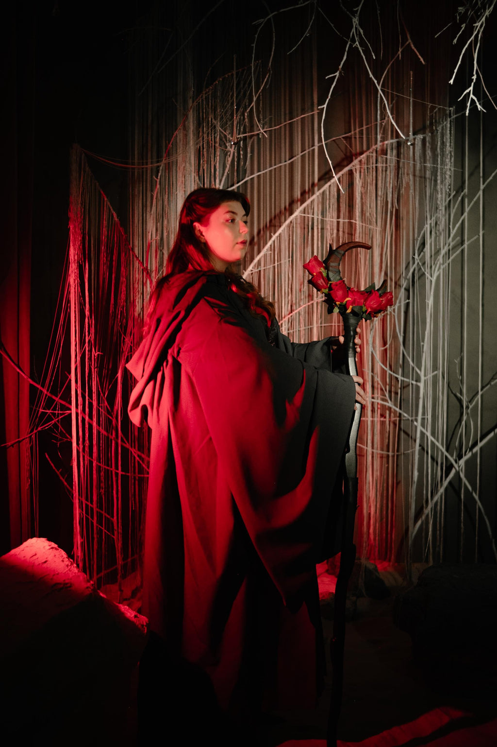 Rosebud Burgundy Crescent Staff – Scarlet Lunar Scepter, Crimson Moon Staff, Wooden Cosplay Prop, Handcrafted Wizard Decorative Alder Stick