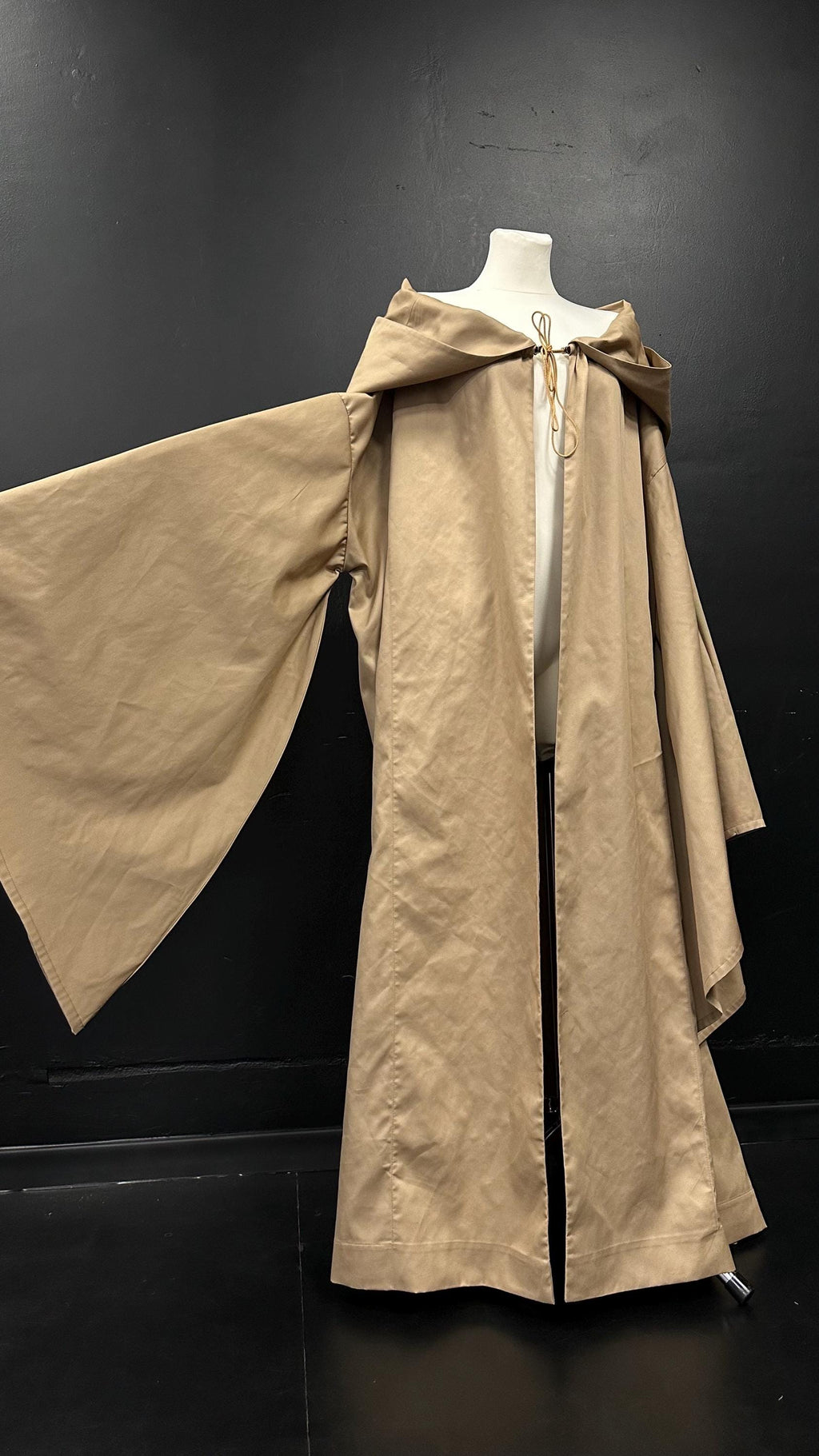 Golden Beige Linen Cloak and Muslin Tunic – Medieval Earth Tone Outfit, Artisan Renaissance Clothing, Natural Handmade Ensemble