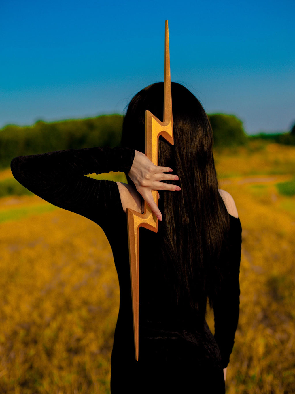 Zeus’s Lightning – Handcrafted Wooden Thunderbolt, Mythological Decor, Greek God Cosplay Prop, Decorative Lightning Bolt