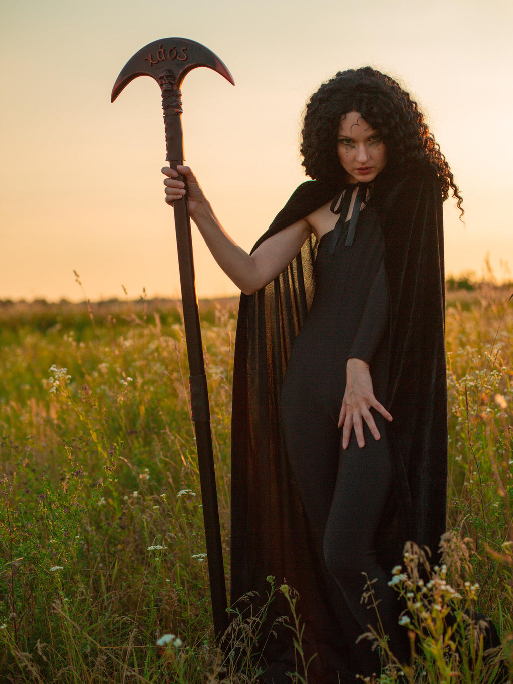 The Chaos Staff – Wooden Fantasy Staff, Dark Mystic Prop, Handcrafted Wizard Decor, Gothic Art Piece, Xaos Cosmic Ritual Staff