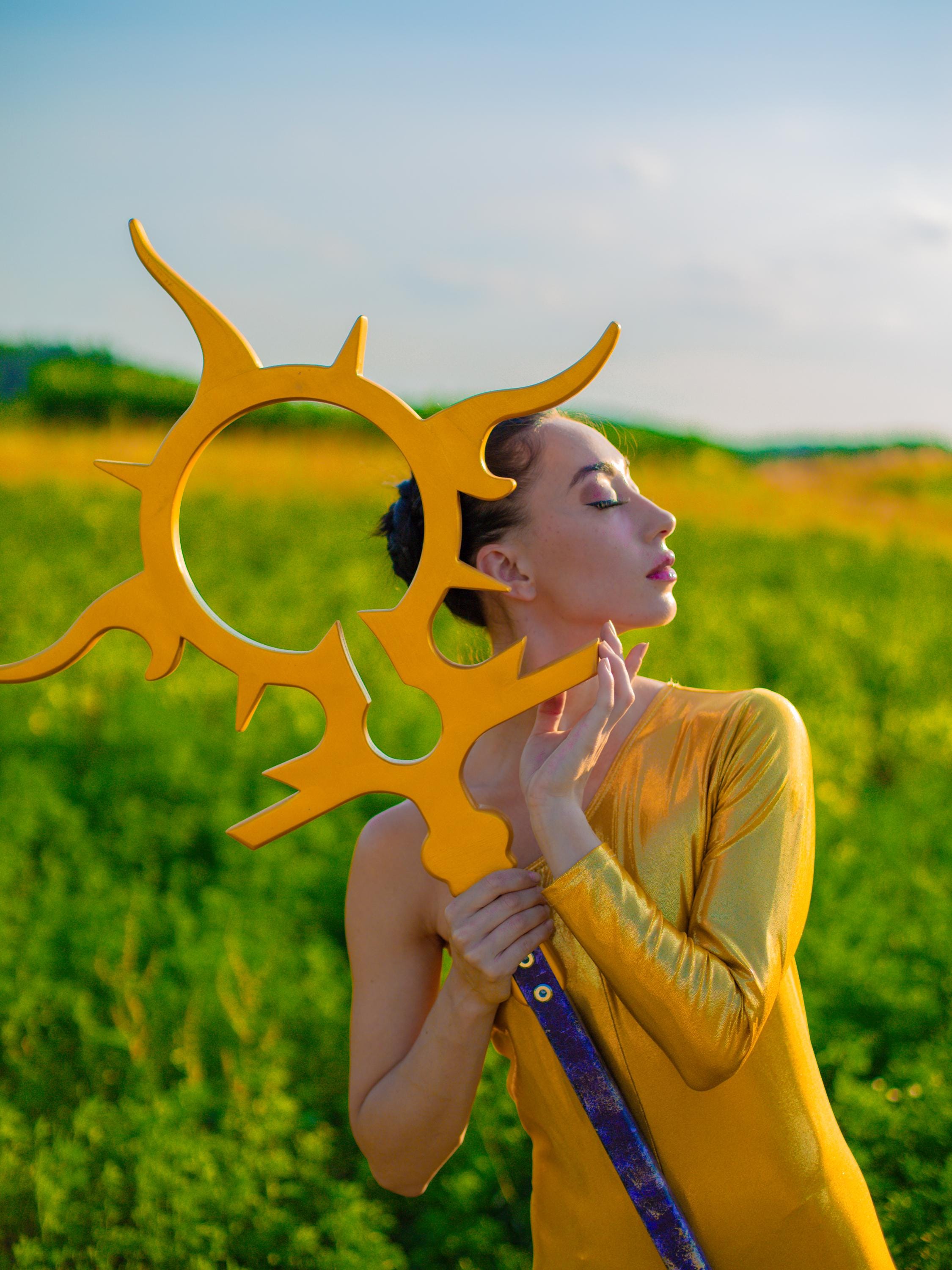 Sun Oracle Wizard Staff – Golden Solar Rod, Wooden Cult of Sun Wand, Mystical Costume Prop, Handcrafted Alder Staff