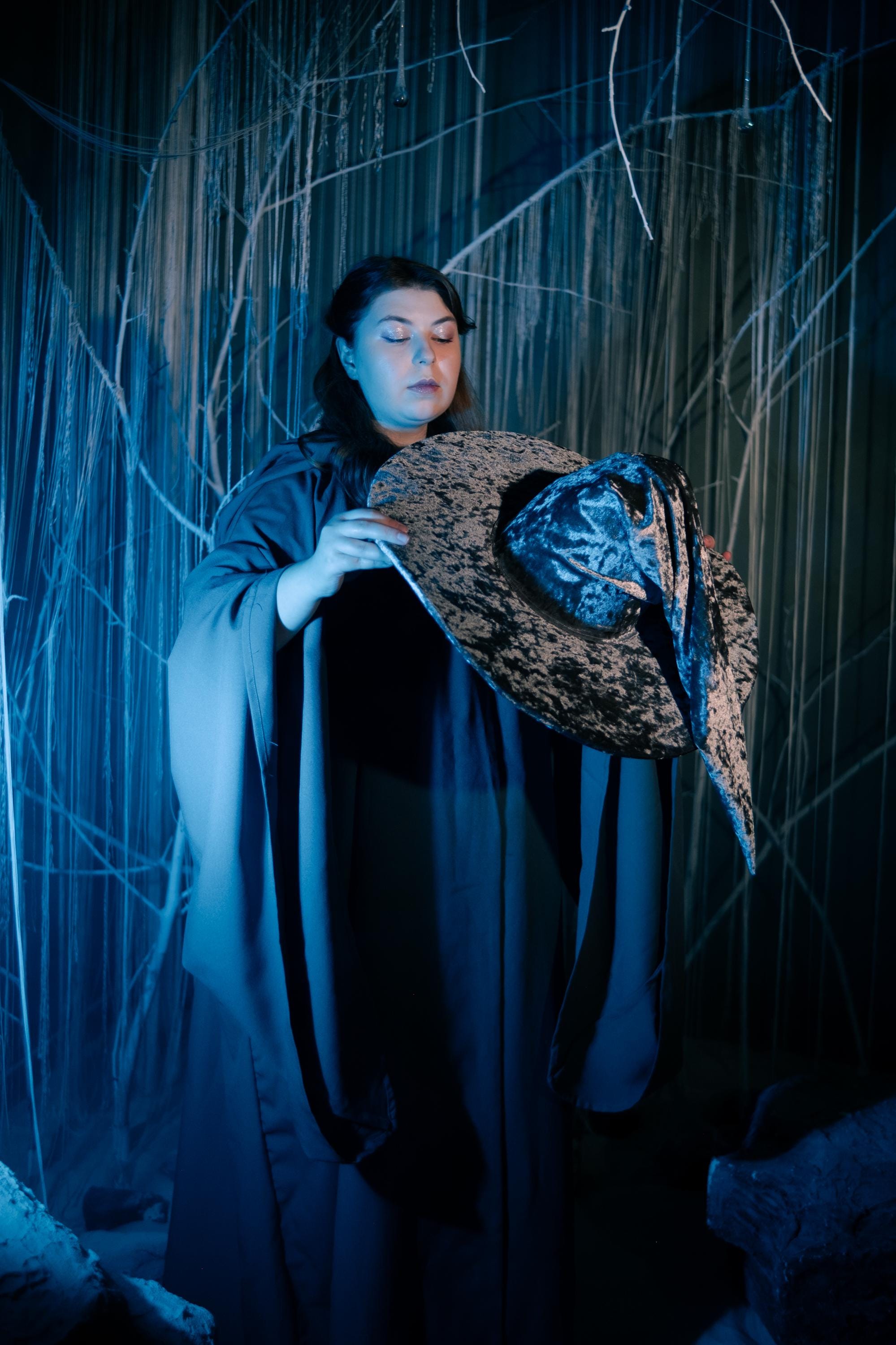 Gray Crushed Velvet Wizard Hat – Handmade Fantasy Outfit, Medieval Renaissance Costume Accessory, Custom Elven Magic Hat