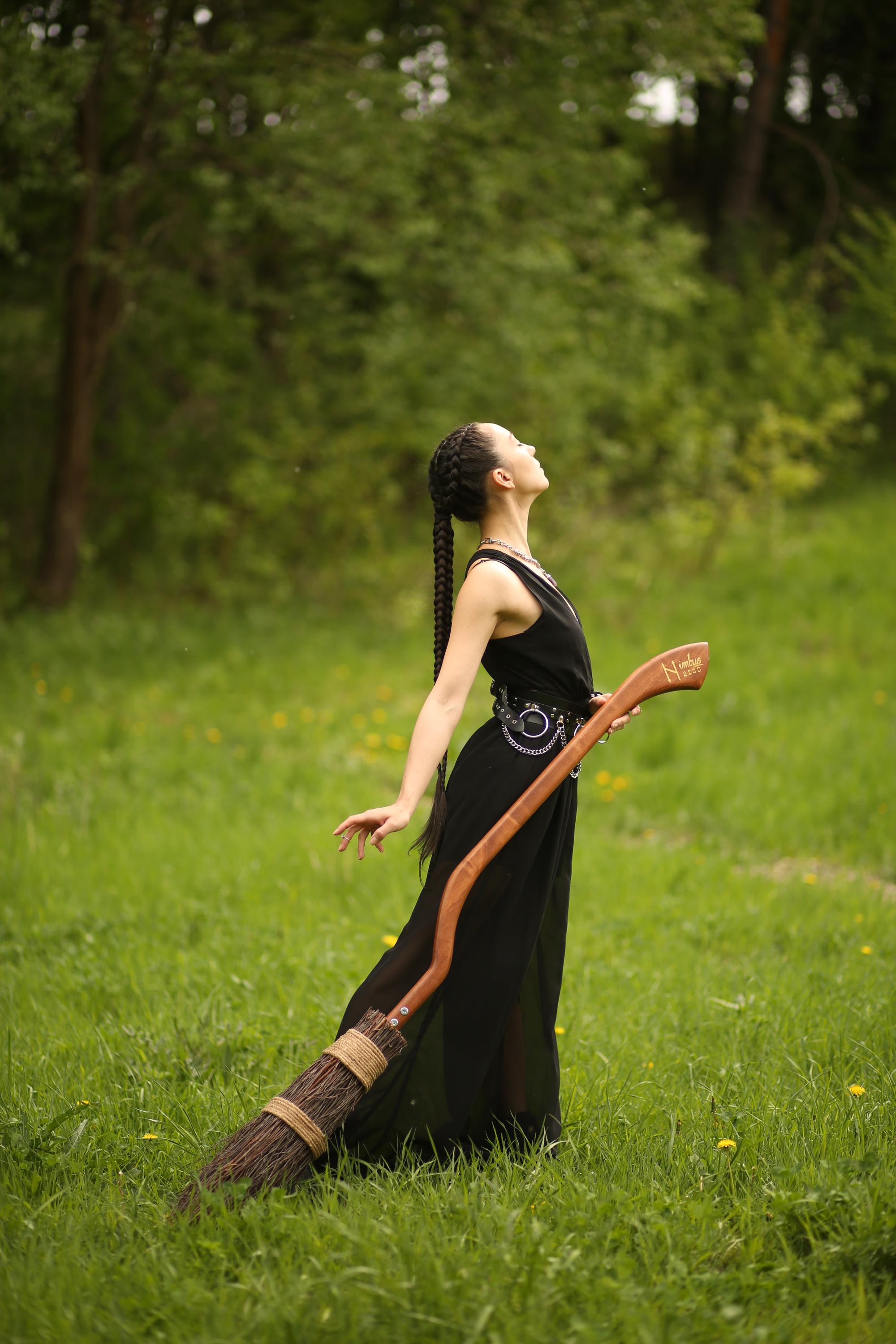 Wooden Wizard Broom – Fantasy Flying Broomstick, Handcrafted Magic Witch Decor Prop, Custom Made Gift for Cosplay or Display