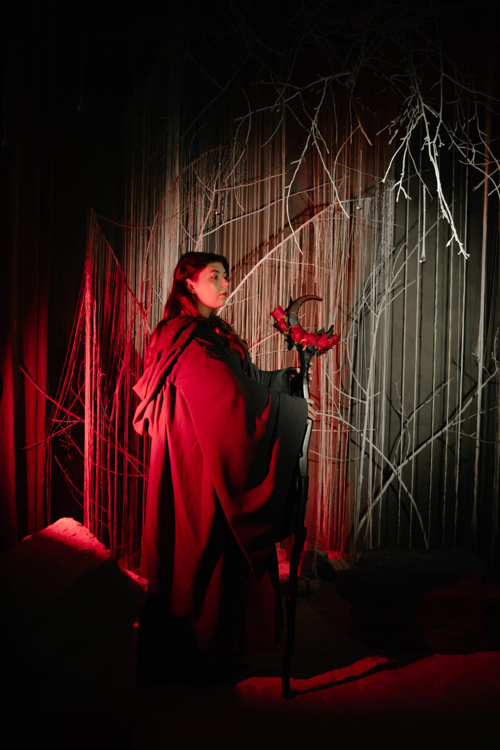 Rosebud Burgundy Crescent Staff – Scarlet Lunar Scepter, Crimson Moon Staff, Wooden Cosplay Prop, Handcrafted Wizard Decorative Alder Stick