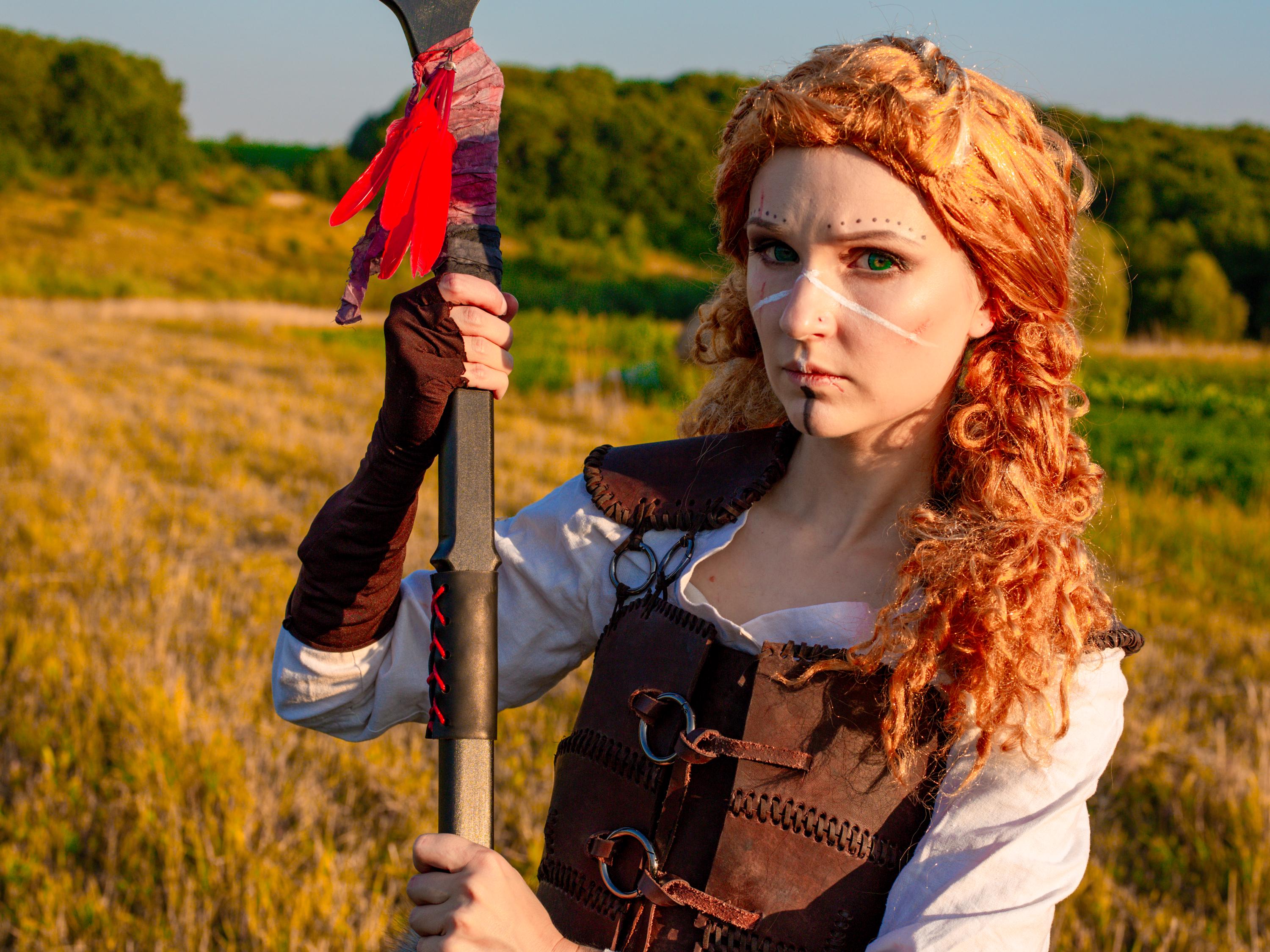 The Raven’s Staff – Wooden Fantasy Staff, Handcrafted Wizard Prop, Mystical Sorcery Wand, Dark Mage Decor, Magical Ritual Art Piece