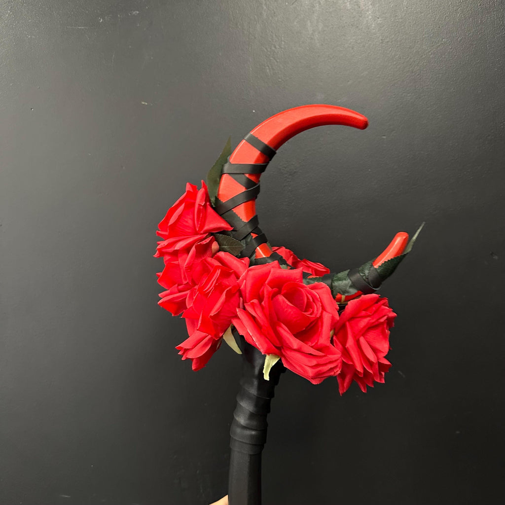 Vivid Red Crescent Moon Staff – Crimson Flame, Witch’s Ritual Tool with Blood Rose Magic, Scarlet Moon, Wizard Stave, Witch Cosplay