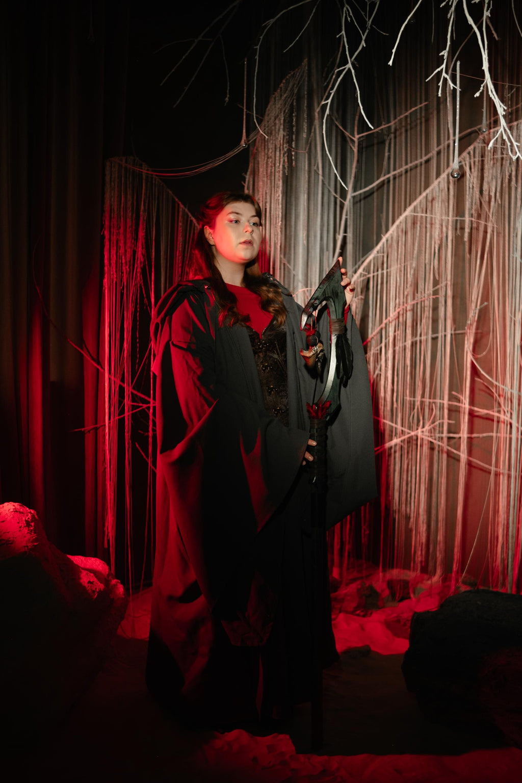 Raven Shaman Staff – Dark Fantasy Cosplay Fantasy Prop with Feathers, Skulls and Wooden Beads