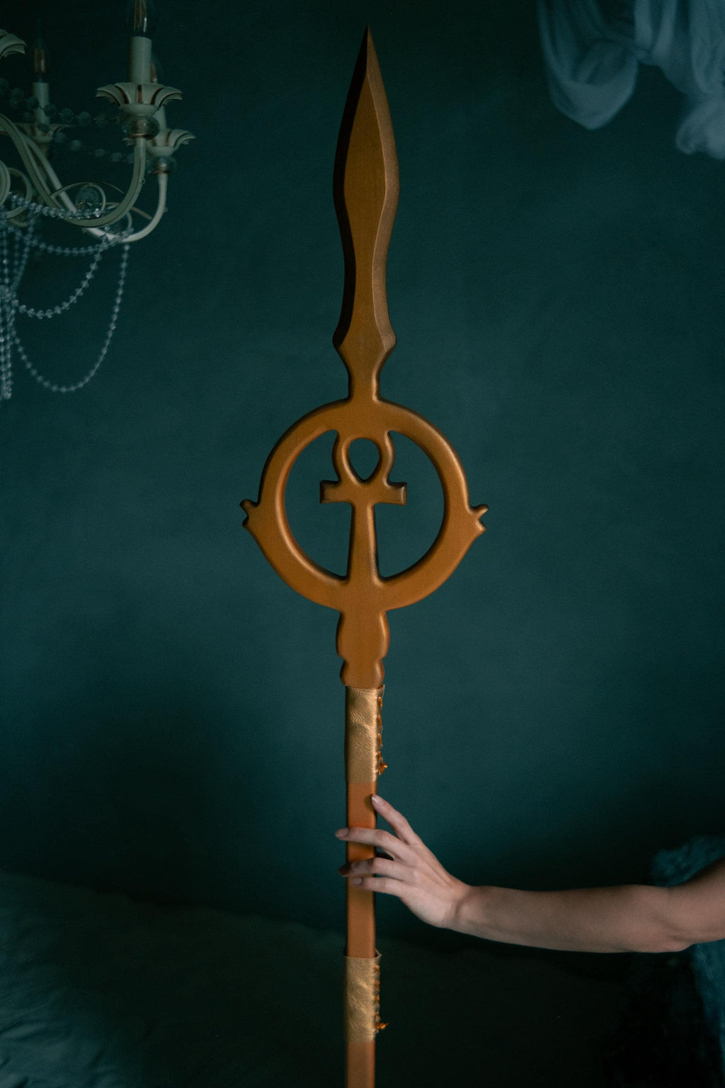 The Pharaoh’s Sun Spear – Handcrafted Wooden Egyptian Prop, Pharaoh Ritual Cane, Ancient Symbol Decor, Fantasy Costume Accessory, Ankh