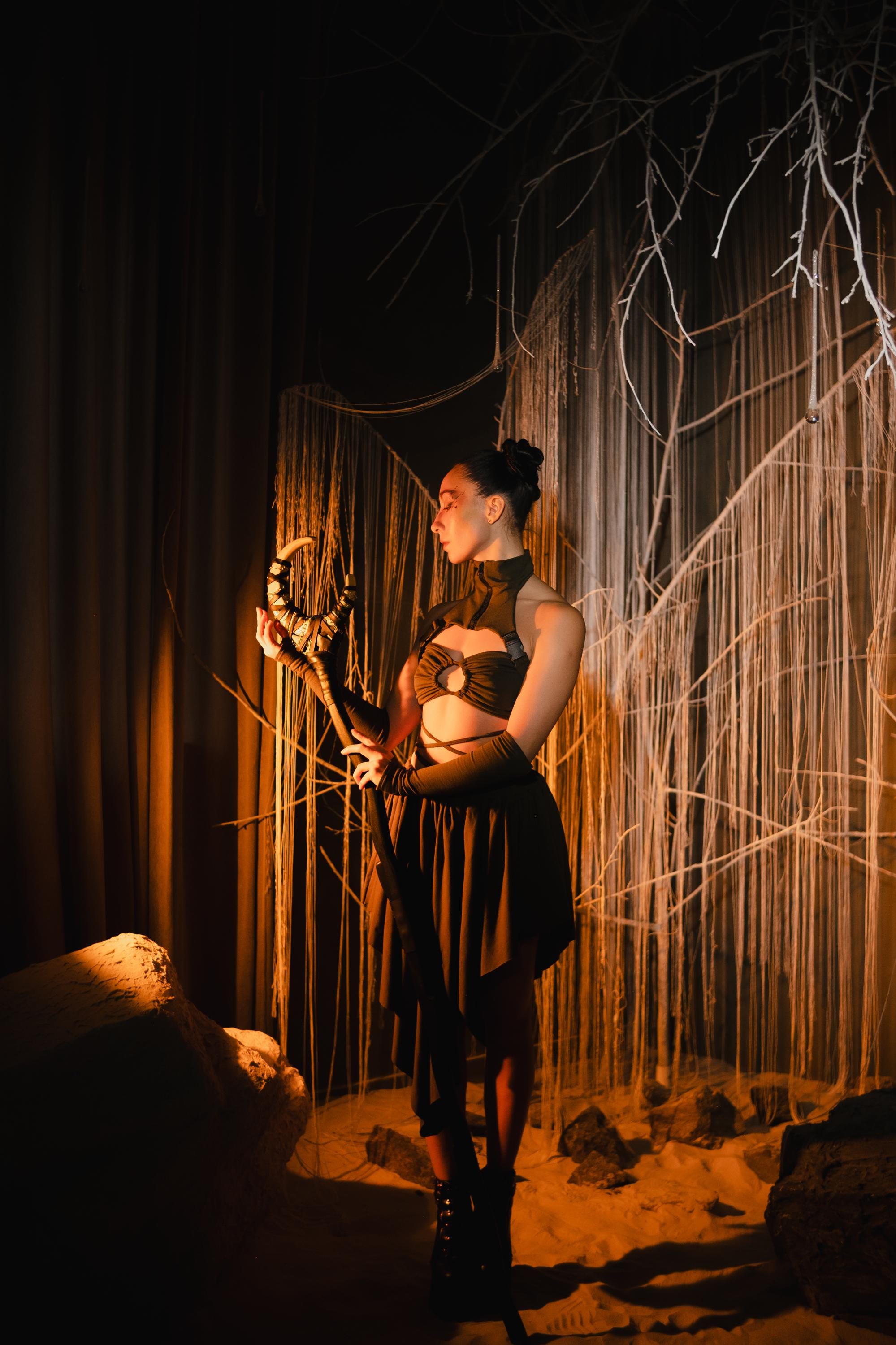 Beige Moon Staff – Ivory Light of Dawn, Wooden Wizard Wand, Handmade Ritual Prop, Fantasy Decor, Natural Alder Wood