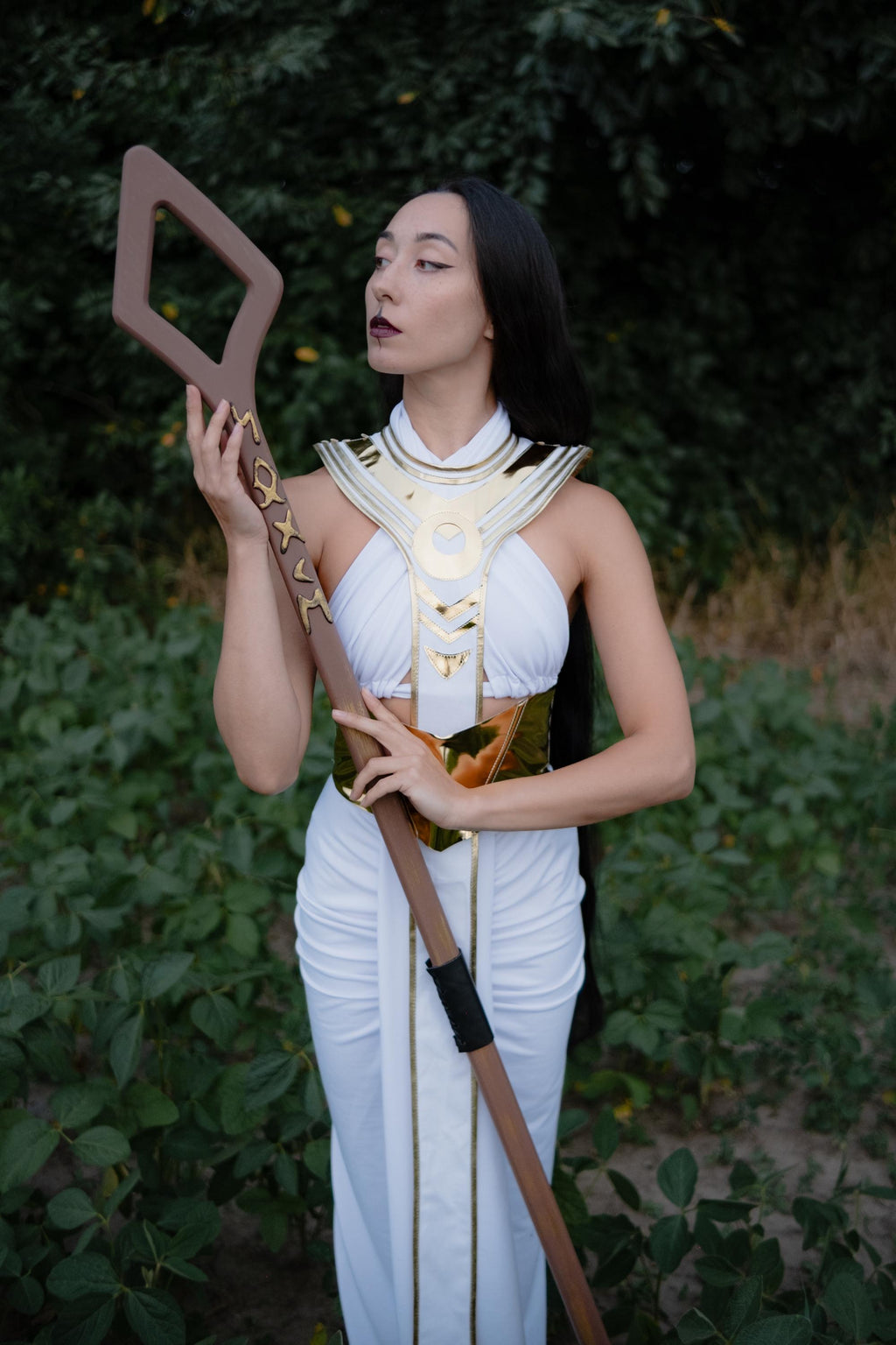 Runestone Staff "Sun" – Wooden Staff with Rune Design and Red Gemstones for Ritual & Cosplay