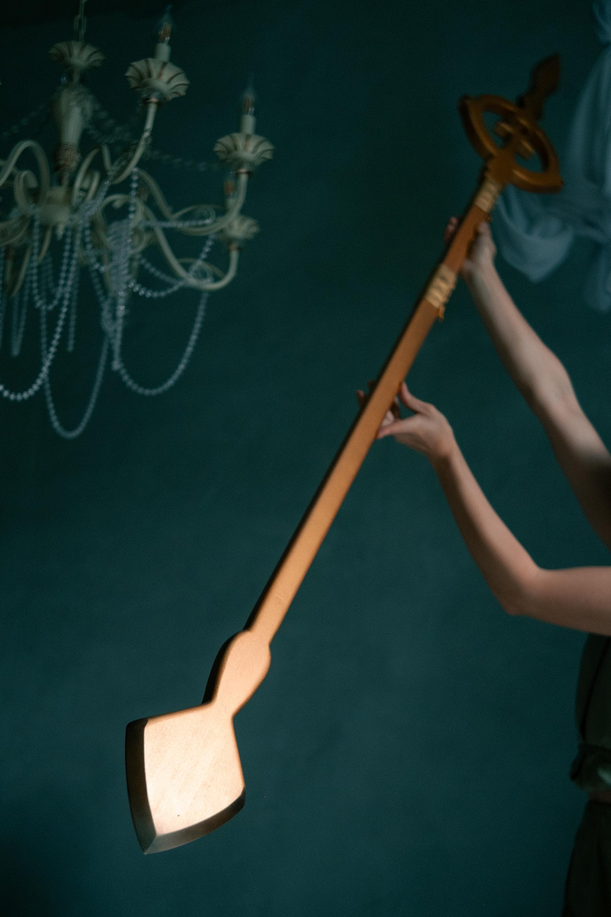 The Pharaoh’s Sun Spear – Handcrafted Wooden Egyptian Prop, Pharaoh Ritual Cane, Ancient Symbol Decor, Fantasy Costume Accessory, Ankh