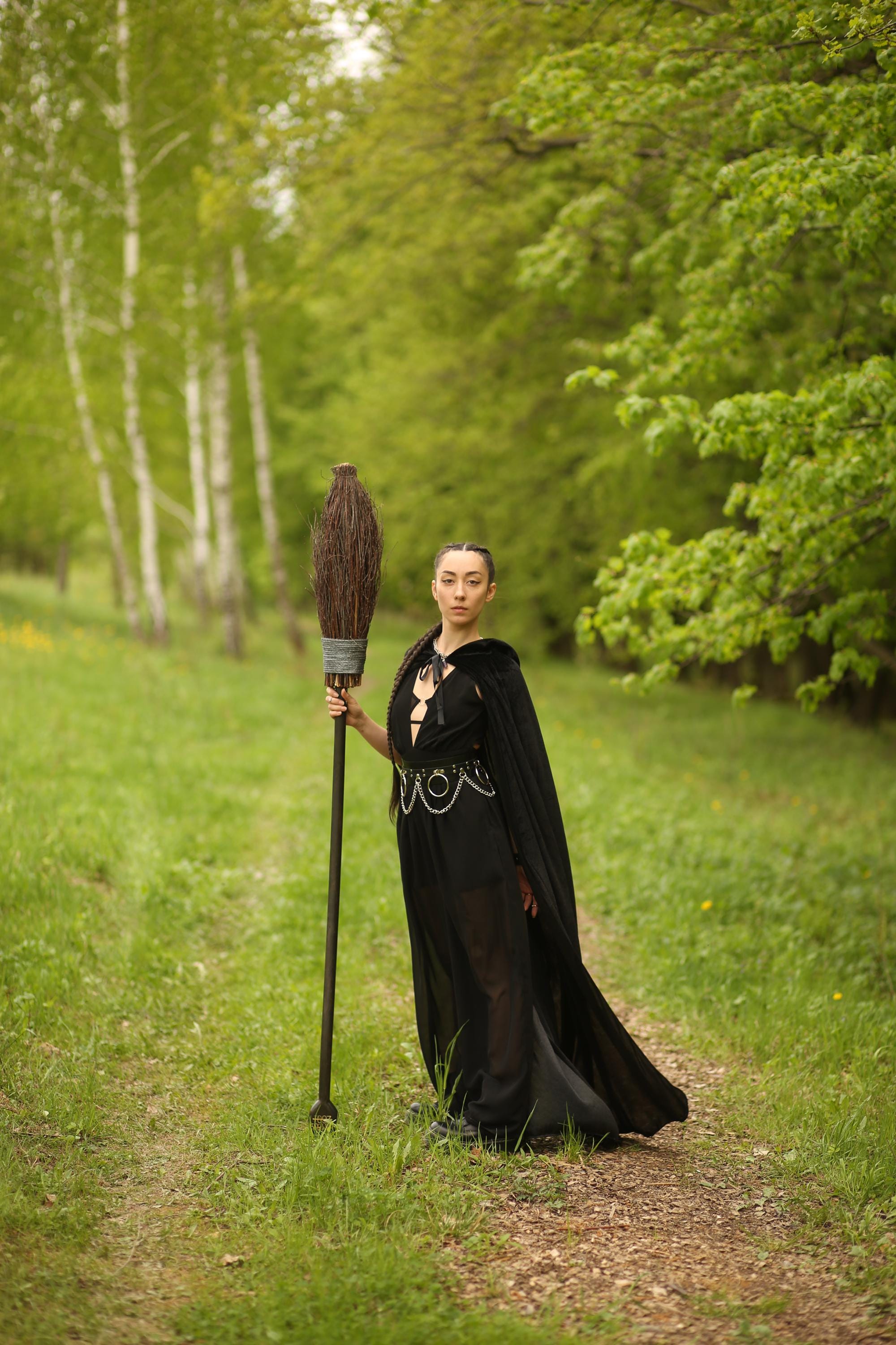 Dark Wizard Flying Broomstick – Handcrafted Wooden Broom, Fantasy Decor Prop, Handmade Gift for Sorcerer or Collector