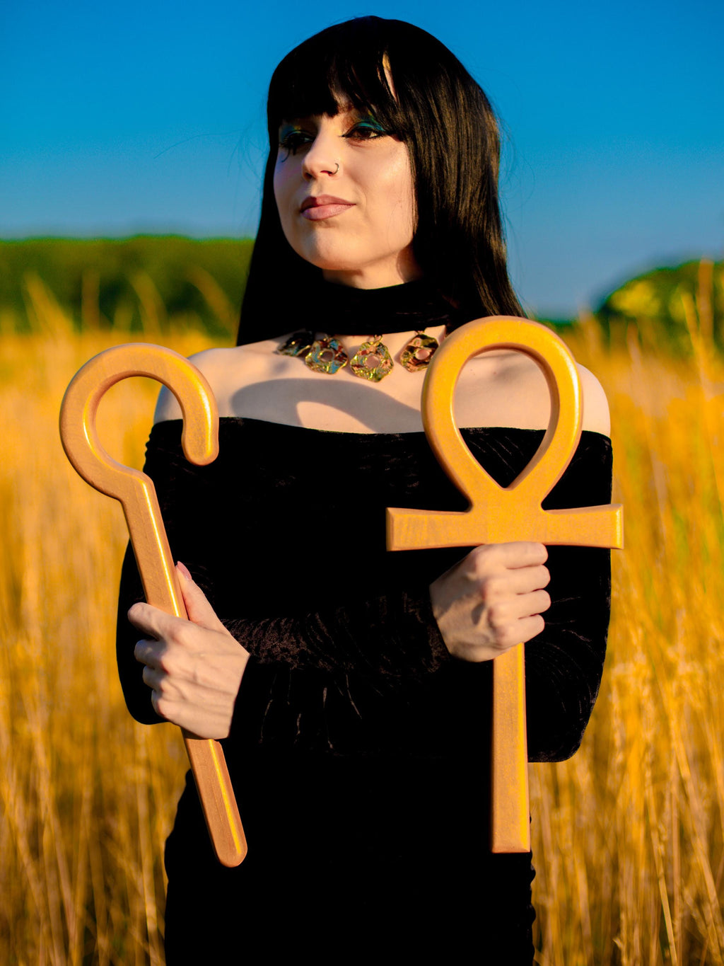 Golden Ankh and Crook Set – Pair of Egypt Symbols, Wooden Cross and Staff, Pharaoh Symbol Props